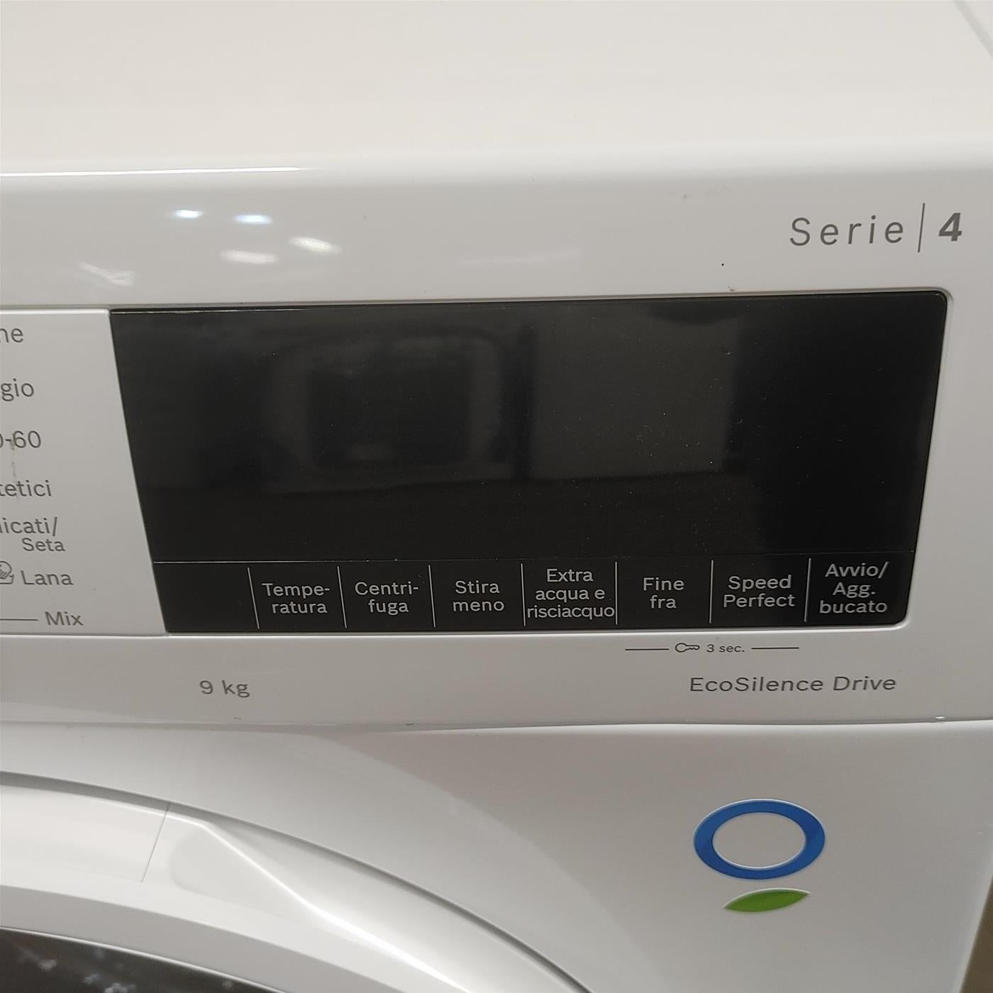 Bosch Serie 4 WGG04200IT lavatrice Caricamento frontale 9 kg 1151 Giri/min Bianco