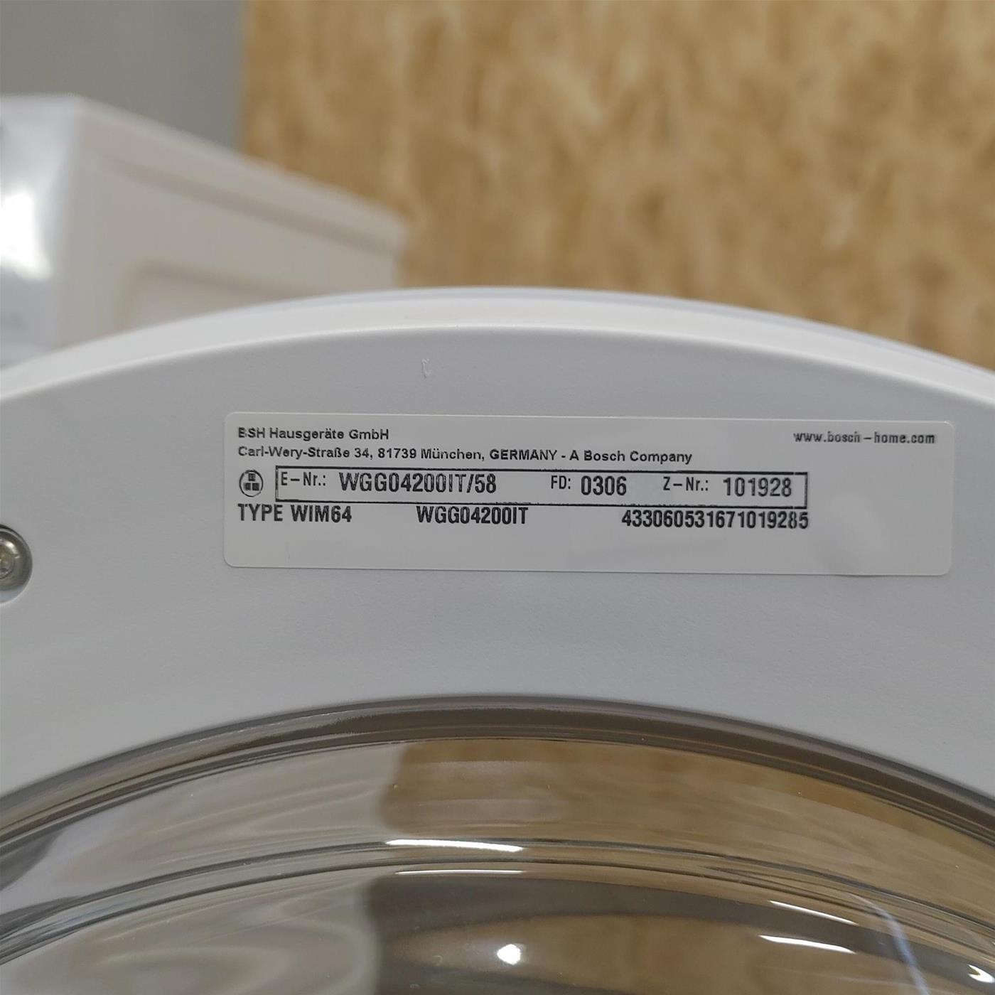 Bosch Serie 4 WGG04200IT lavatrice Caricamento frontale 9 kg 1151 Giri/min Bianco