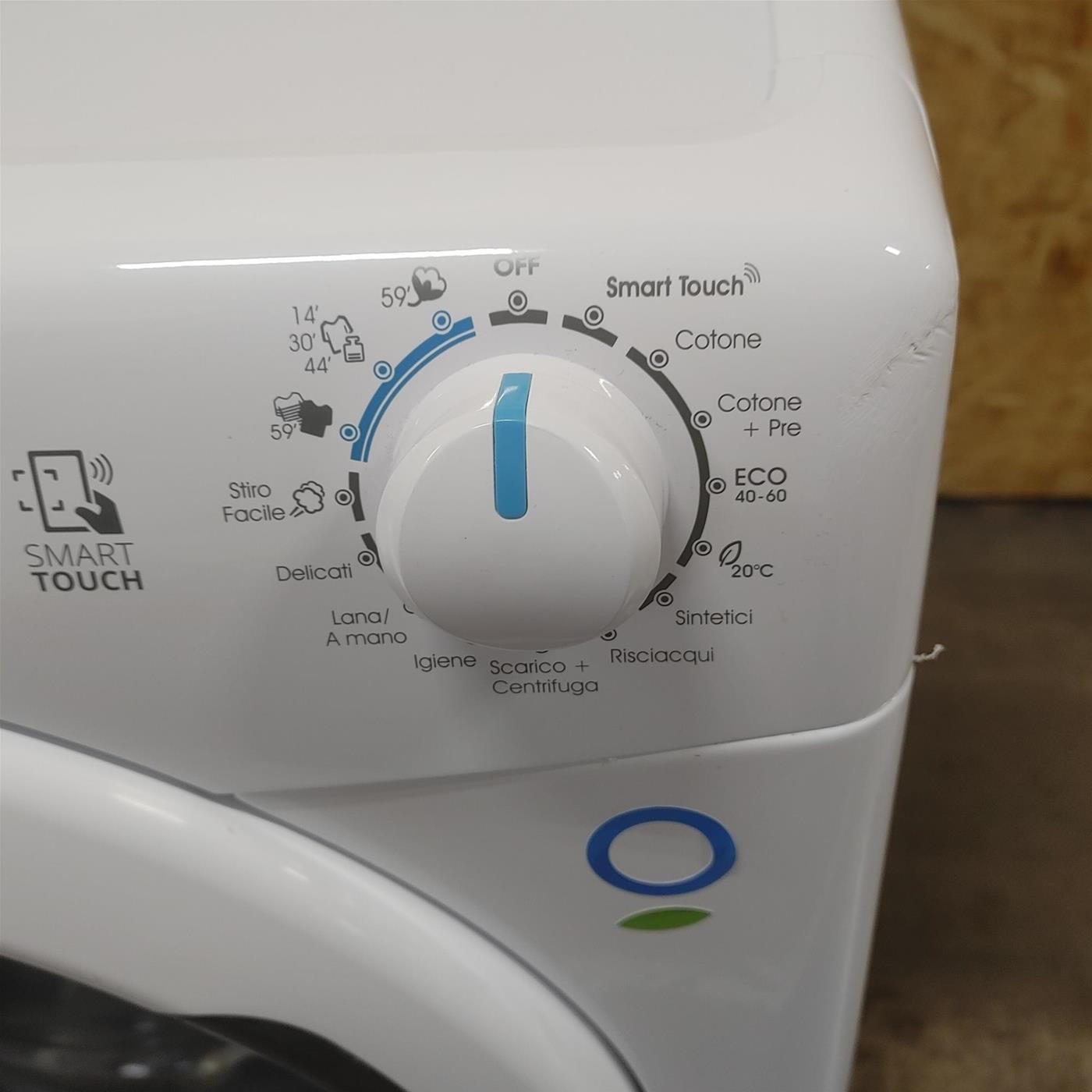 Lavatrice Candy Smart CSS4372DW4/1-11 Carica frontale 7 kg 1300 giri Bianco