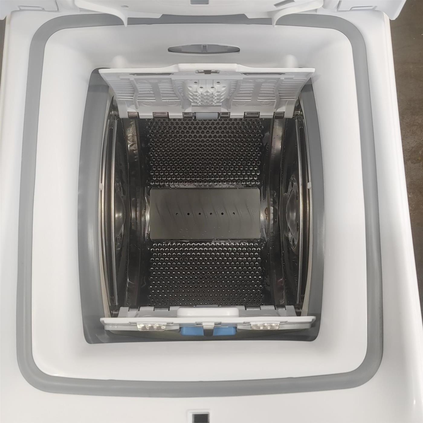 Candy Smart CST 282D2/1-11 lavatrice Caricamento dall'alto 8 kg 1200 Giri/min Bianco