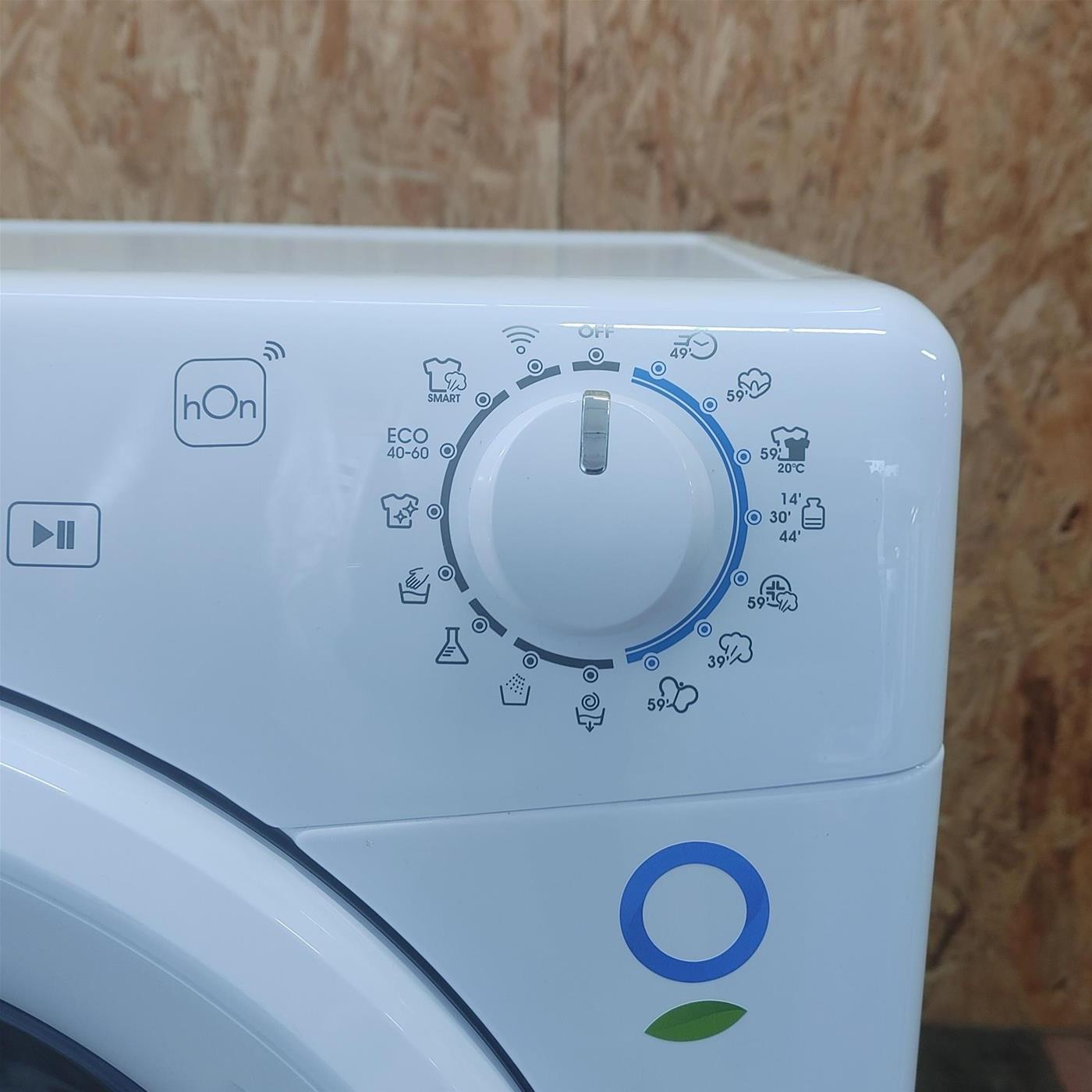 Candy Smart Pro Inverter CSO 496TWM6/1-S lavatrice Caricamento frontale 9 kg 1400 Giri/min Bianco