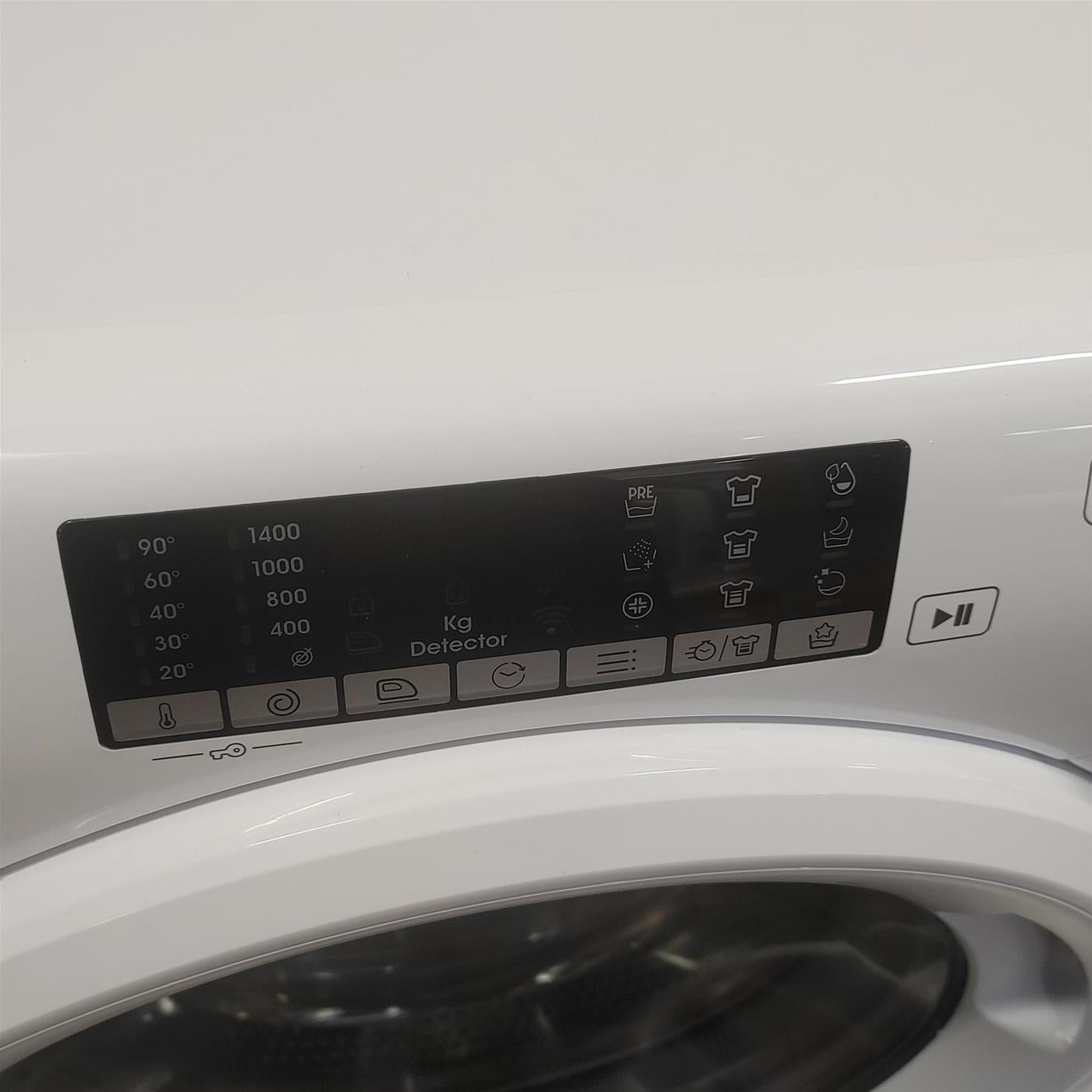 Candy Smart Pro Inverter CSO 496TWM6/1-S lavatrice Caricamento frontale 9 kg 1400 Giri/min Bianco