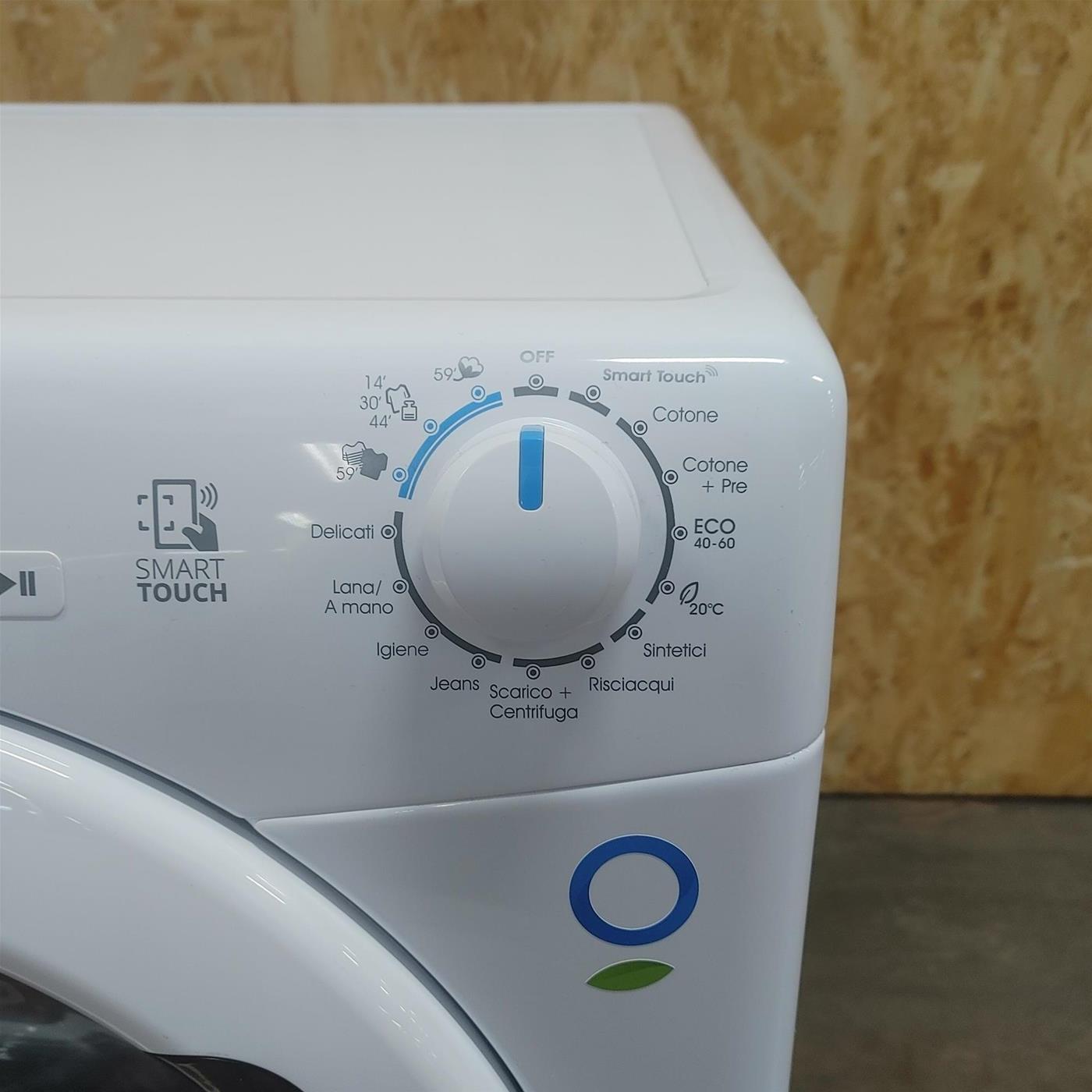 Candy Smart CS1282DE-11 lavatrice Caricamento frontale 8 kg 1200 Giri/min D Bianco