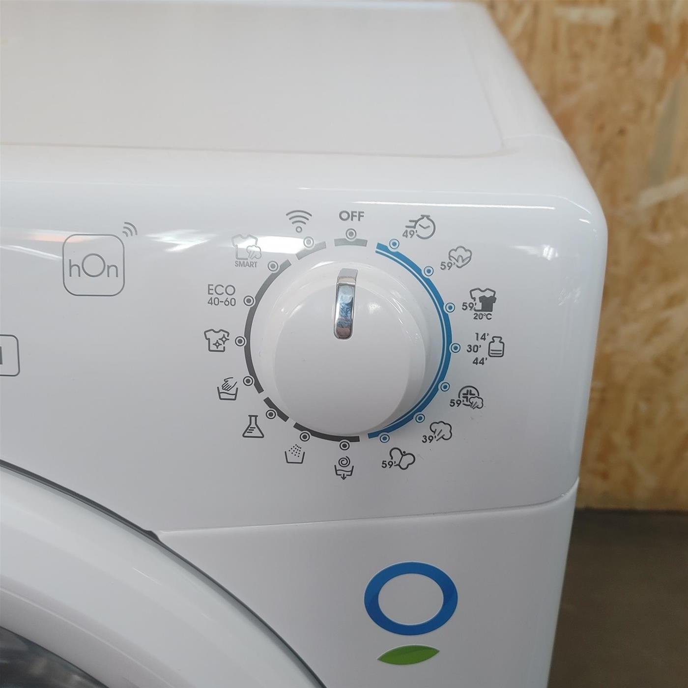 Candy Smart Pro Inverter CSO 496TWM6/1-S lavatrice Caricamento frontale 9 kg 1400 Giri/min Bianco