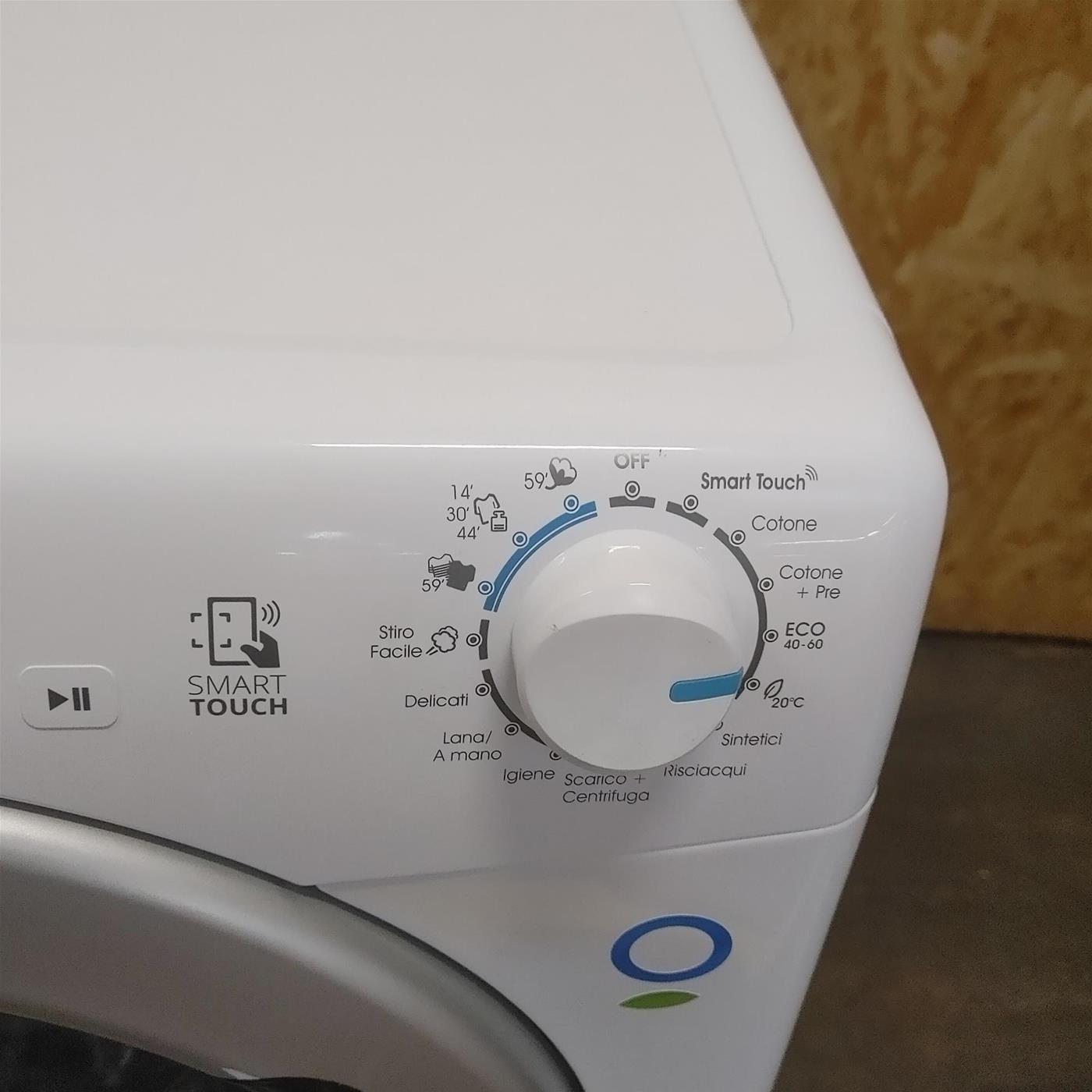 Candy Smart CSS41272DWSE-11 lavatrice Caricamento frontale 7 kg 1200 Giri/min Bianco