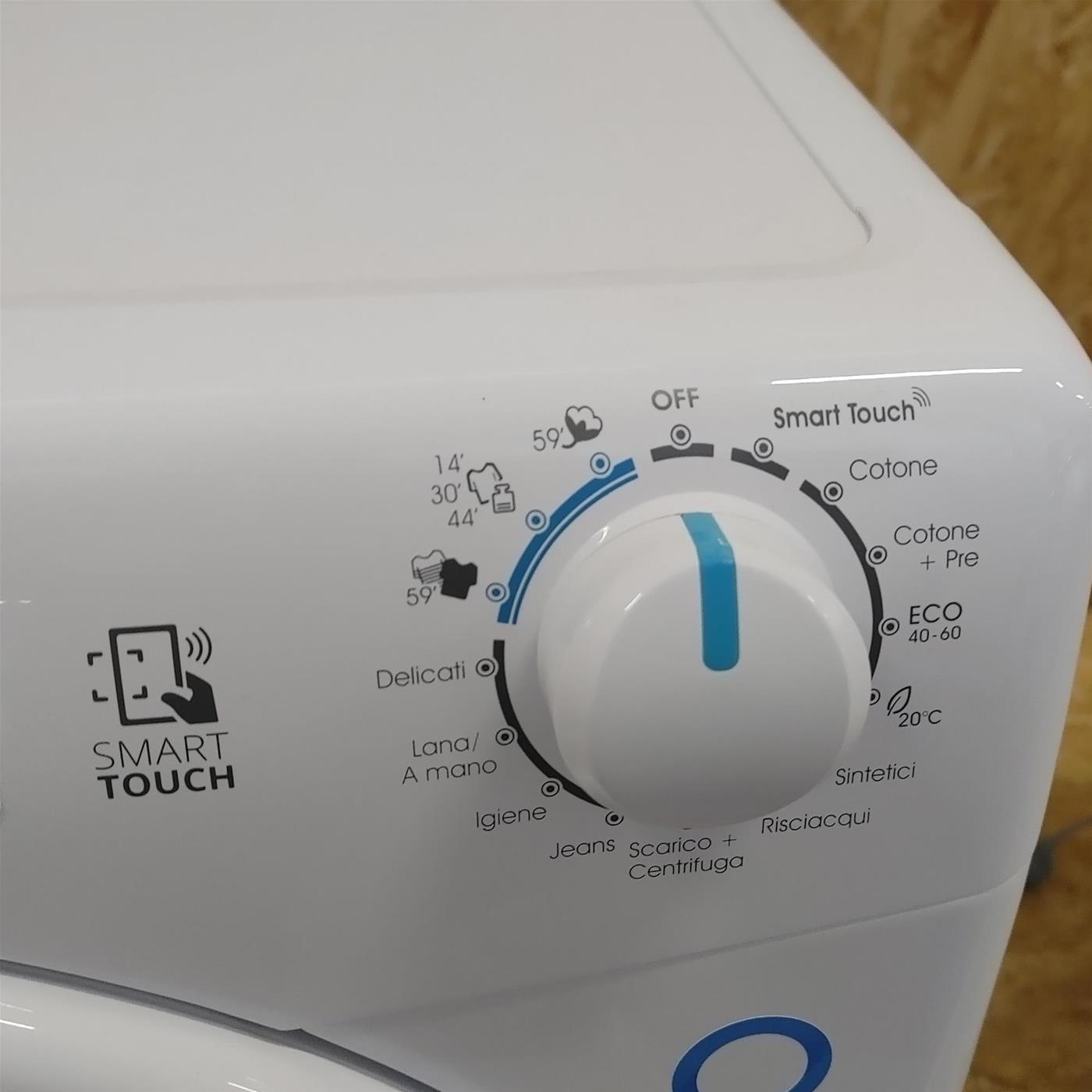 Candy Smart CS 1272D3/1-01 lavatrice Caricamento frontale 7 kg 1200 Giri/min Bianco