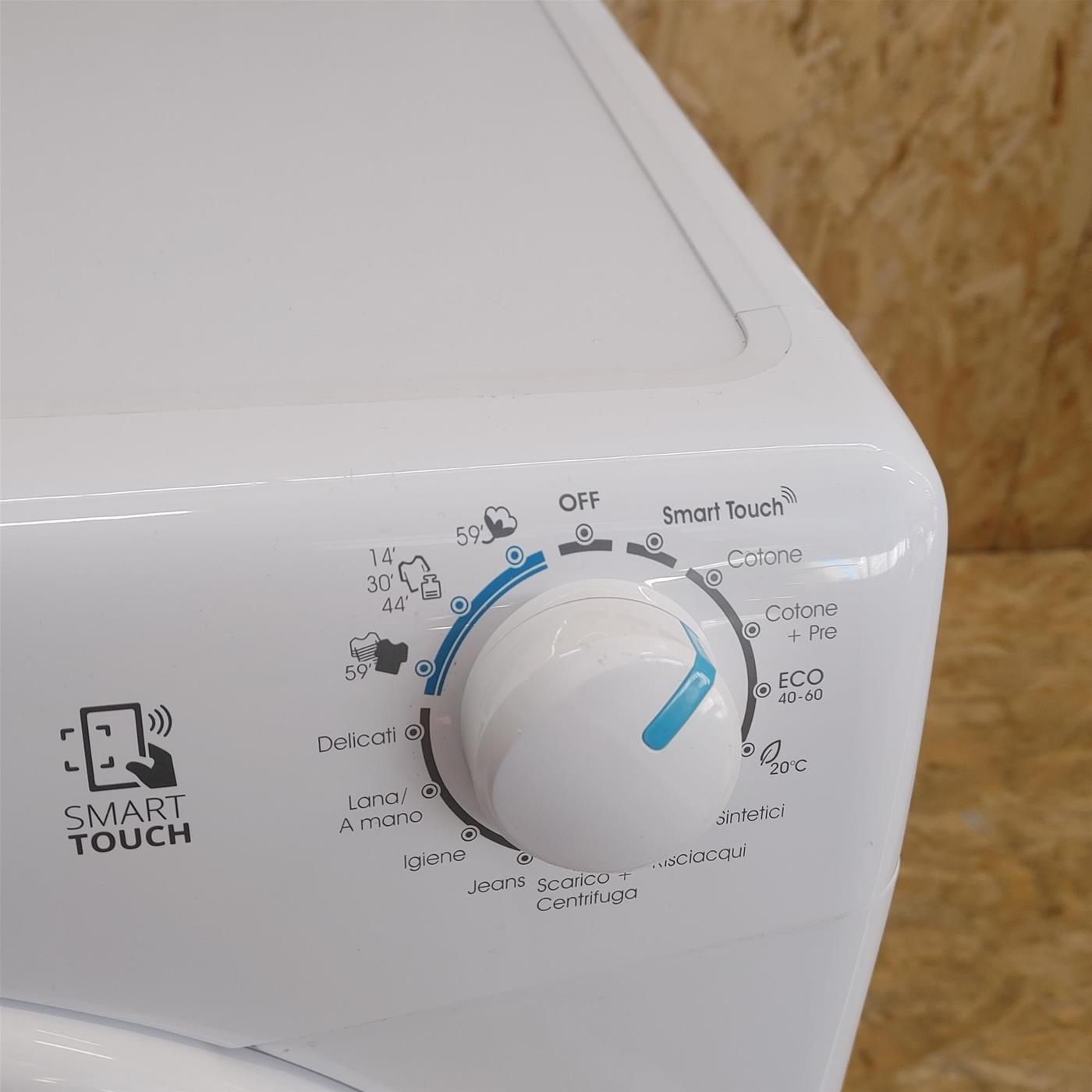 Candy Smart CS 1272D3/1-01 lavatrice Caricamento frontale 7 kg 1200 Giri/min Bianco