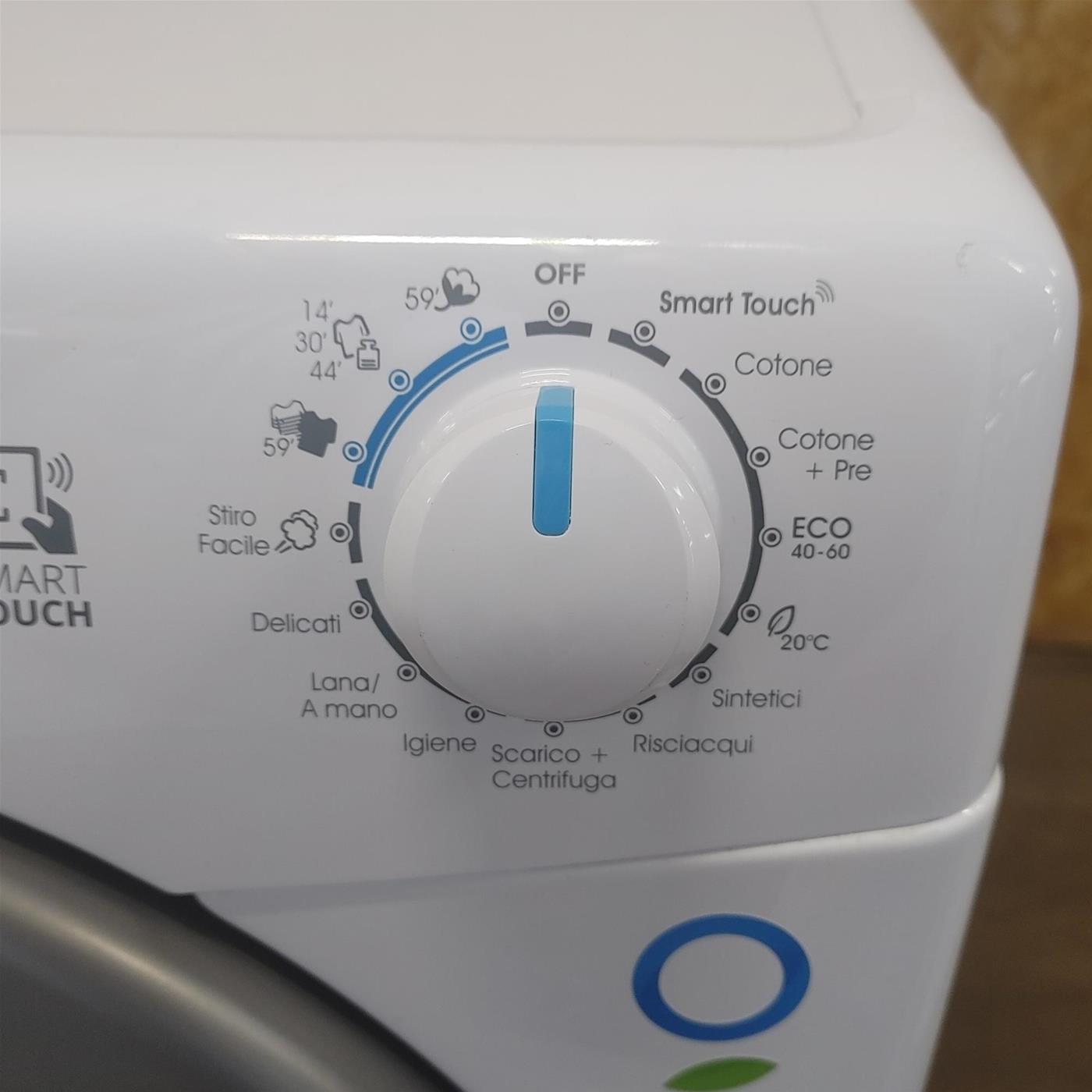 Candy Smart CSS4127TRE/1-11 lavatrice Caricamento frontale 7 kg 1200 Giri/min D Bianco