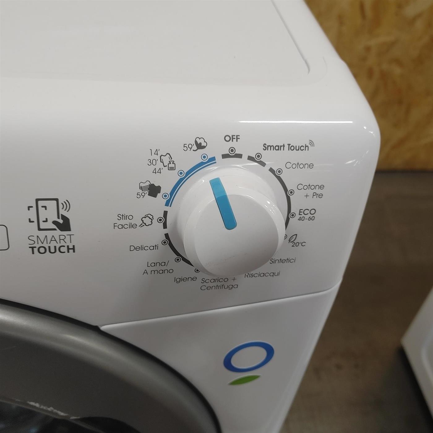 Candy Smart CSS41272DWSE-11 lavatrice Caricamento frontale 7 kg 1200 Giri/min Bianco