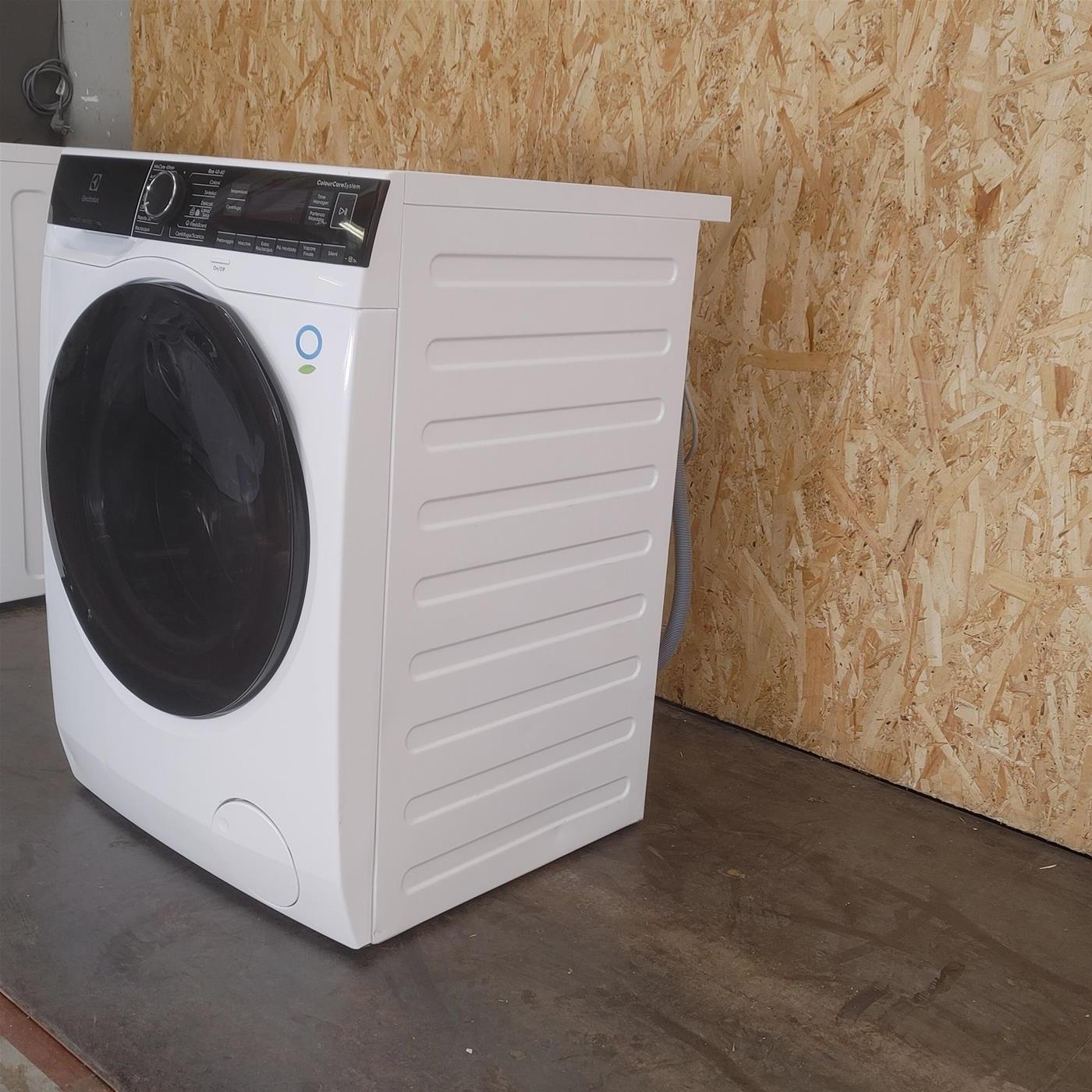 Lavatrice Electrolux EW9F116GREEN Carica frontale 10 kg 1600 giri Bianco