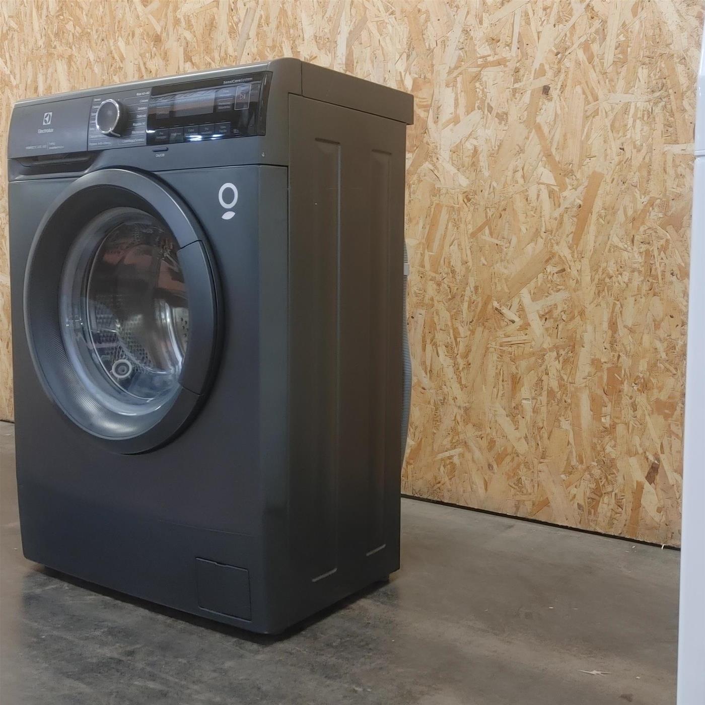 Electrolux EW6SBLACK lavatrice Caricamento frontale 6 kg 951 Giri/min Argento