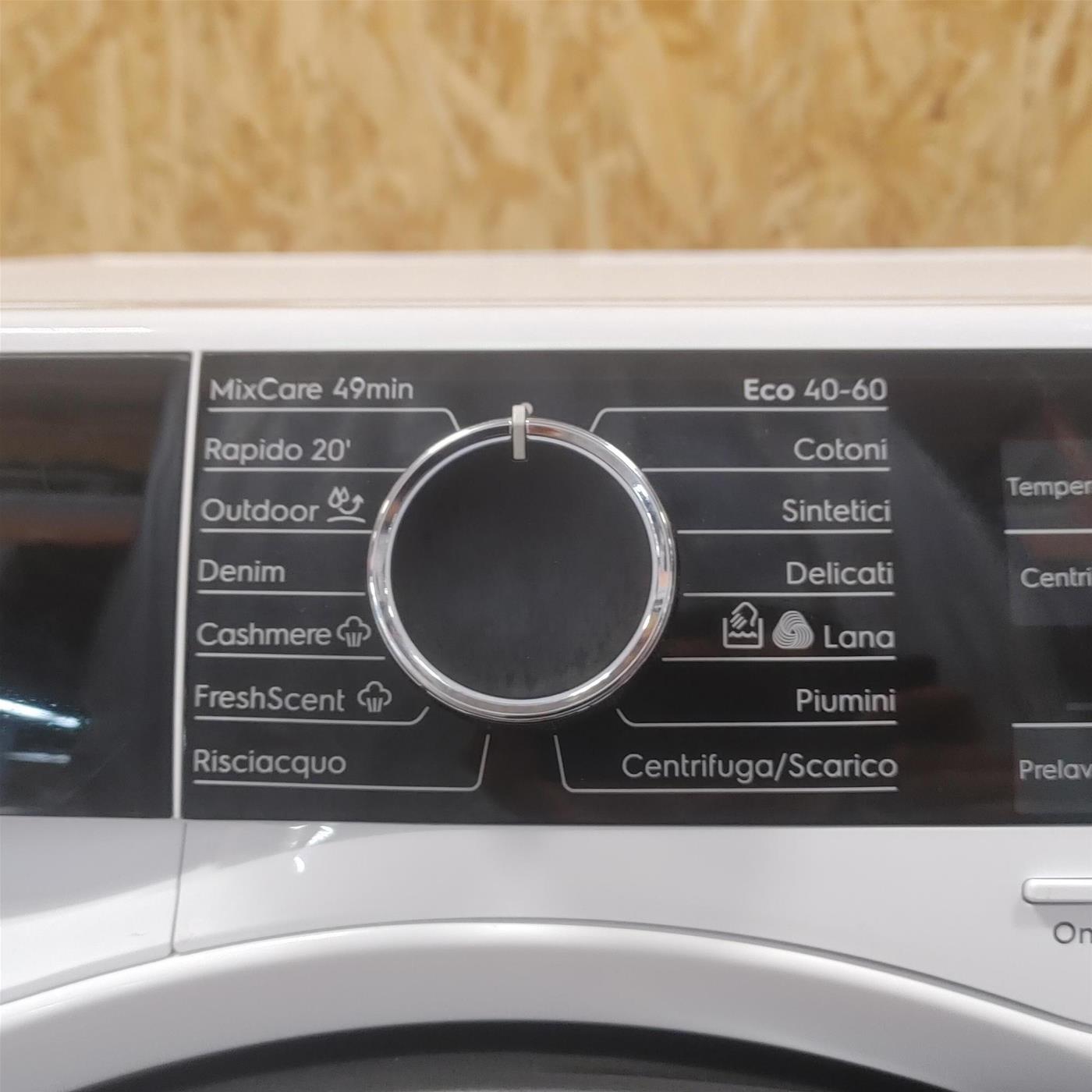 Electrolux EW9F941BL lavatrice Caricamento frontale 9 kg 1351 Giri/min Bianco