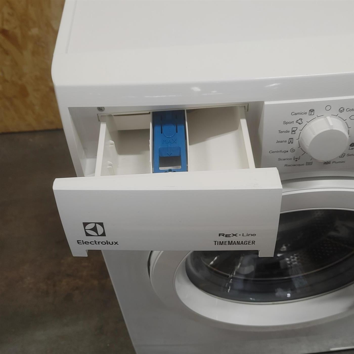 Lavatrice slim ELECTROLUX RWS1062EDW 6 kg
