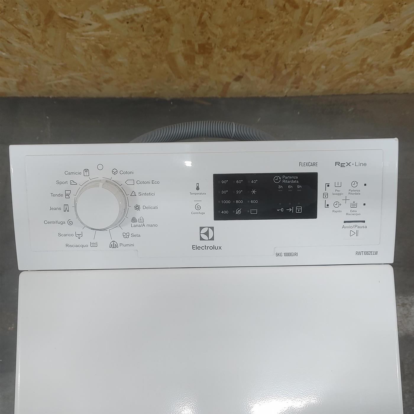 Lavatrice Electrolux RWT1062ELW Caricamento dall'alto 6 kg