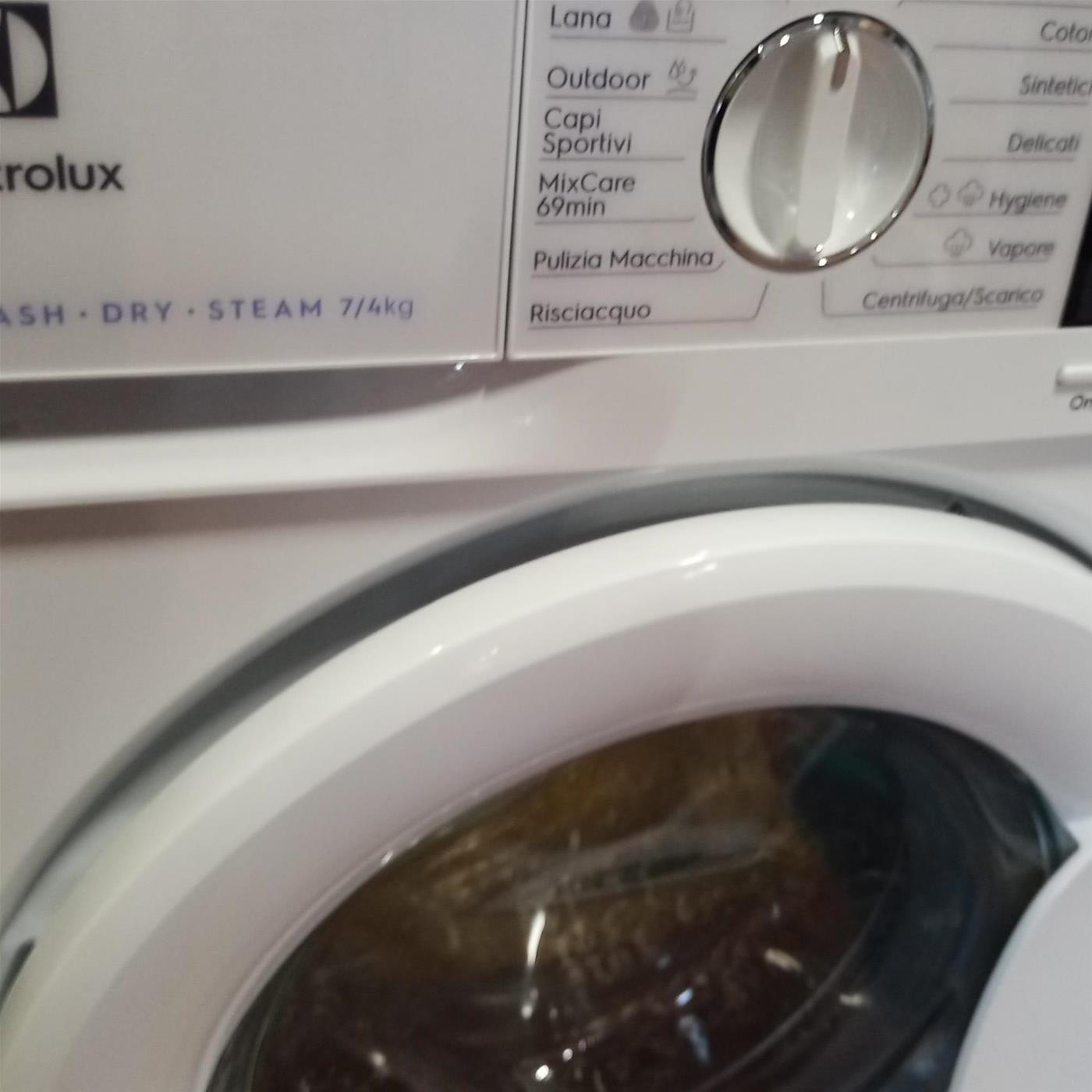 Lavasciuga DualCare Electrolux Serie 700 EW7W674BI 7 Kg