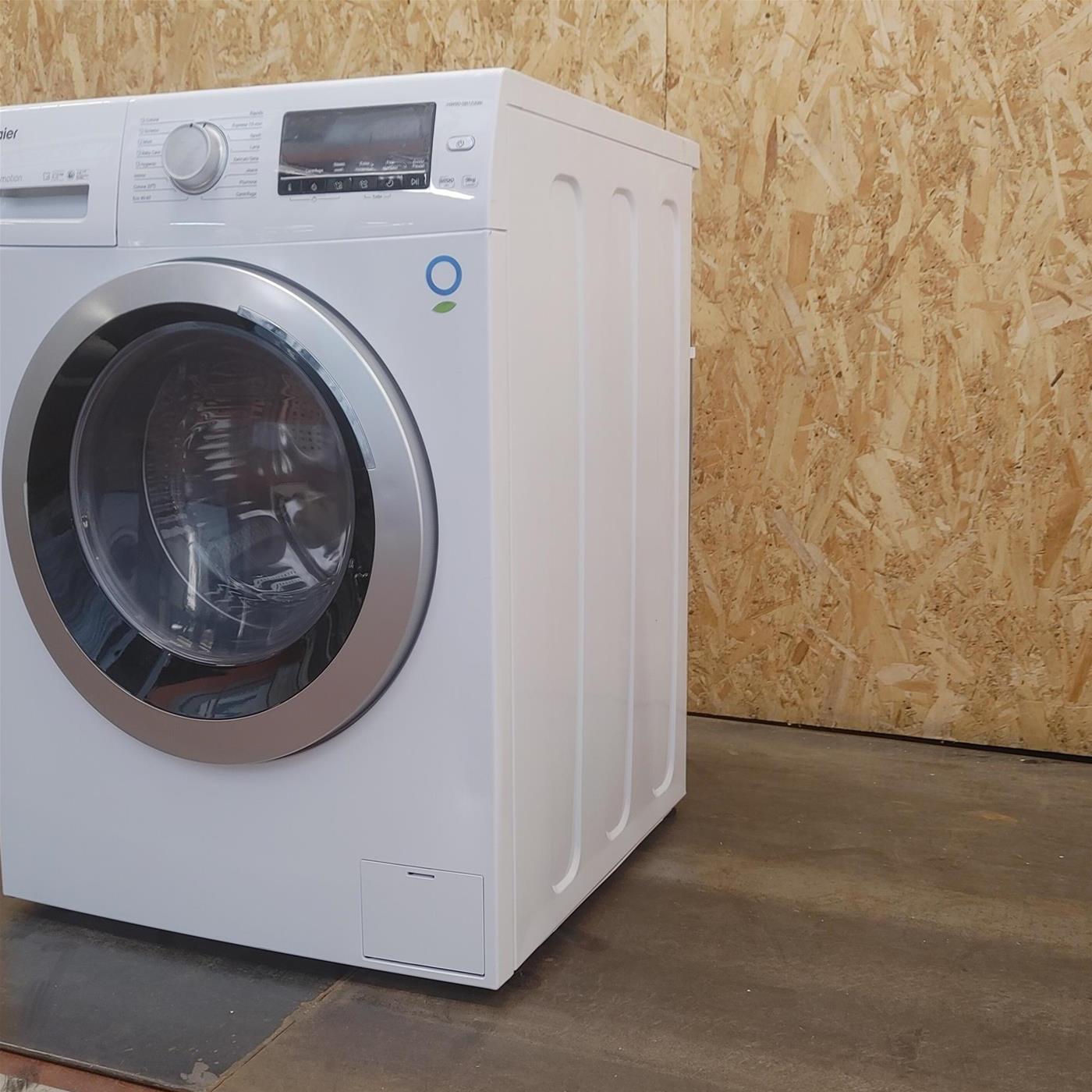 Haier Series 30 HW90-SB1230N lavatrice Caricamento frontale 9 kg 1200 Giri/min Bianco