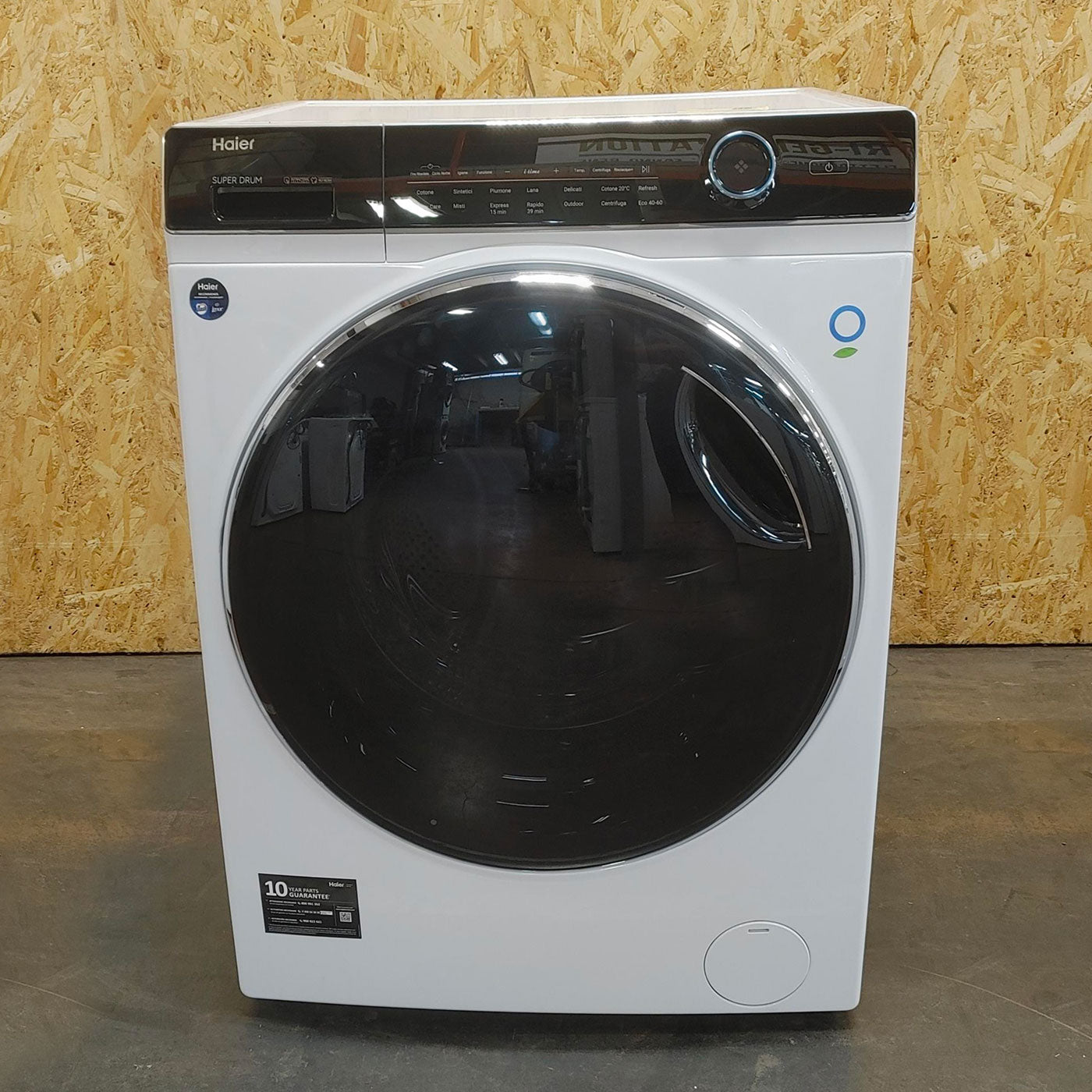 Haier HW150-BP14986EIT lavatrice Caricamento frontale 15 kg 1400 Giri/min Bianco