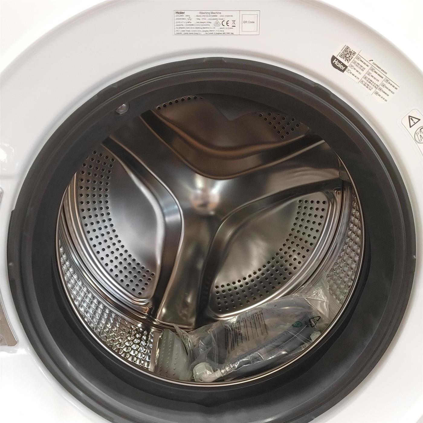 Haier HW150-BP14986EIT lavatrice Caricamento frontale 15 kg 1400 Giri/min Bianco