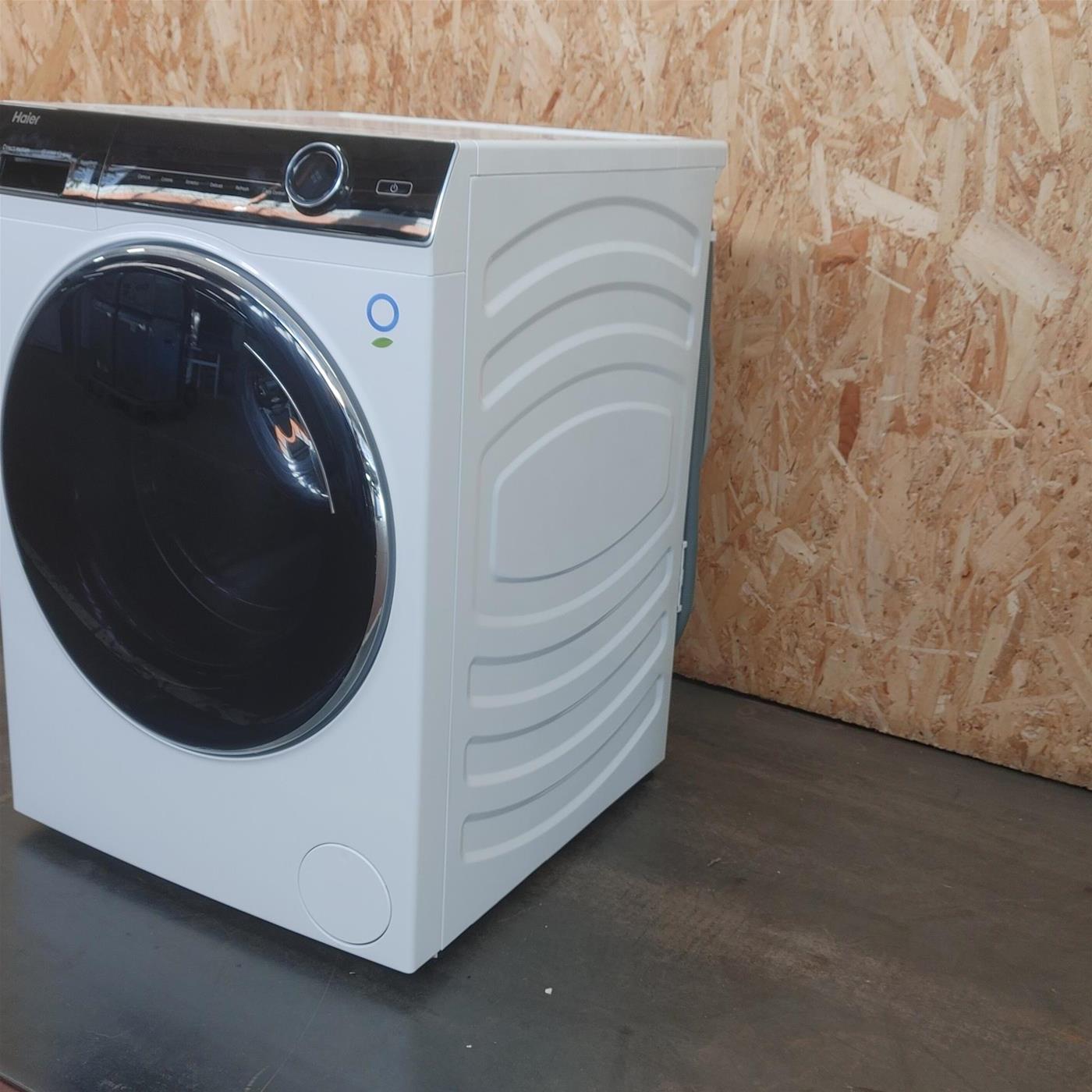 Haier HW150-BP14986EIT lavatrice Caricamento frontale 15 kg 1400 Giri/min Bianco