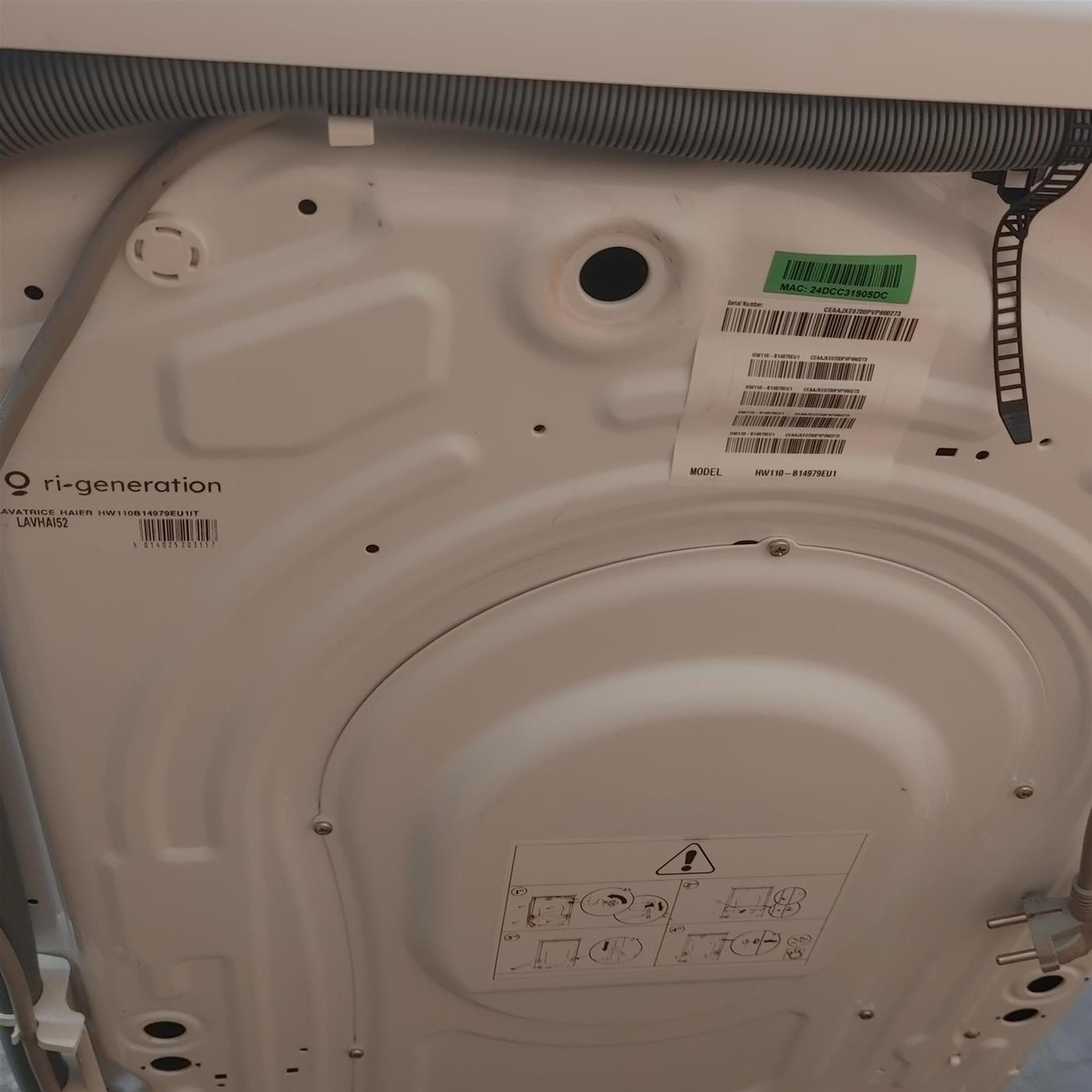 Haier HW150-BP14986EIT lavatrice Caricamento frontale 15 kg 1400 Giri/min Bianco