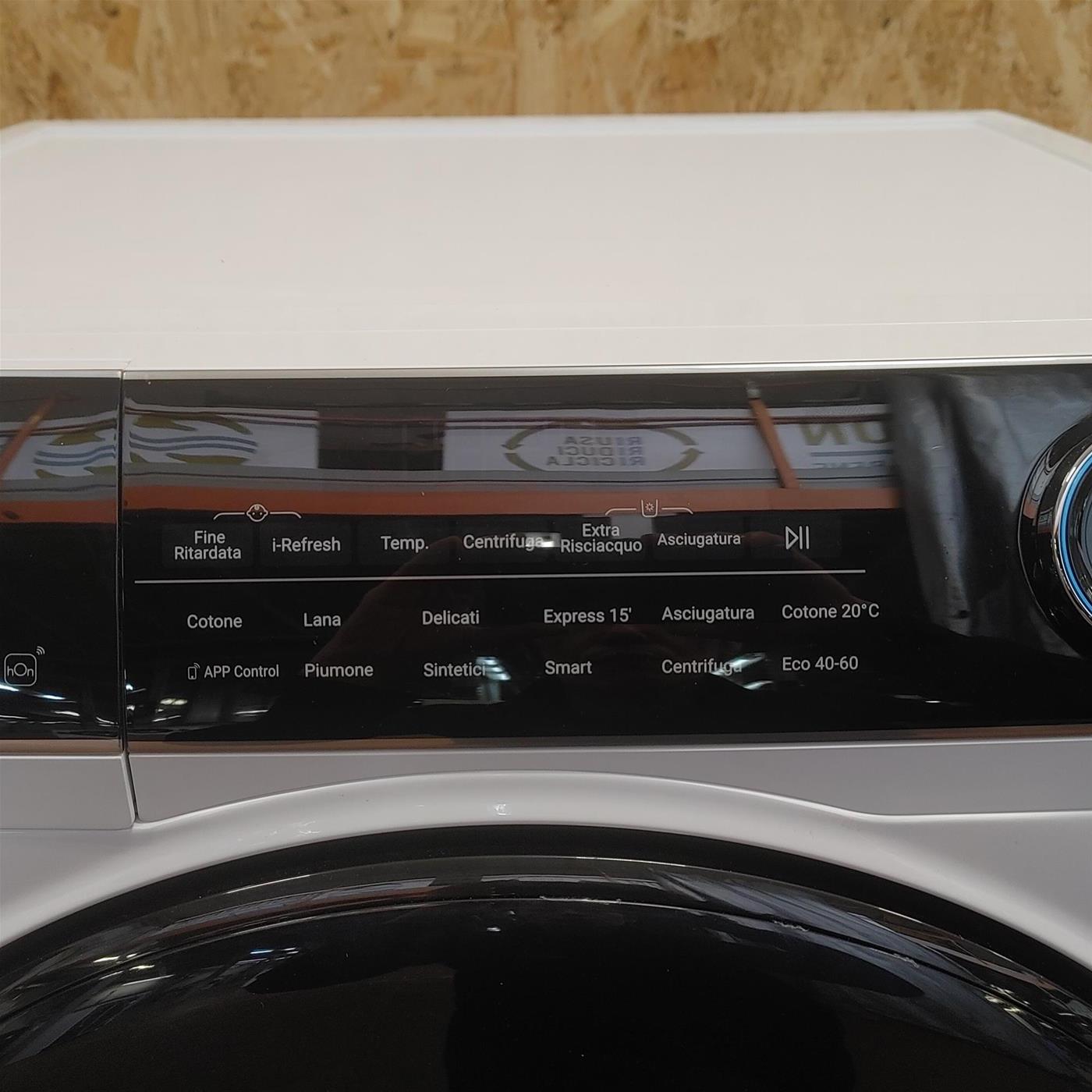 Haier I-Pro Series 5 HWD90-B14959U1 lavasciuga Libera installazione Caricamento frontale Bianco D
