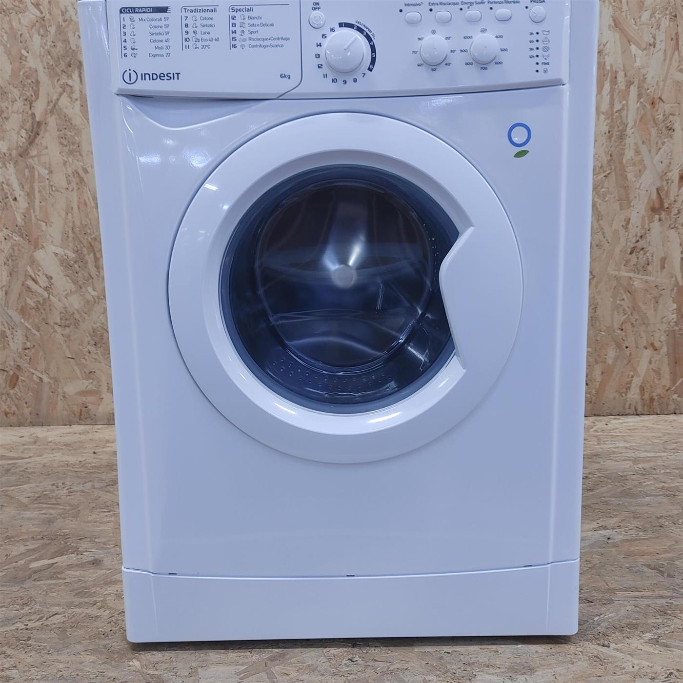 Indesit EWT61051WITN Lavatrice 6 Kg 1000giri