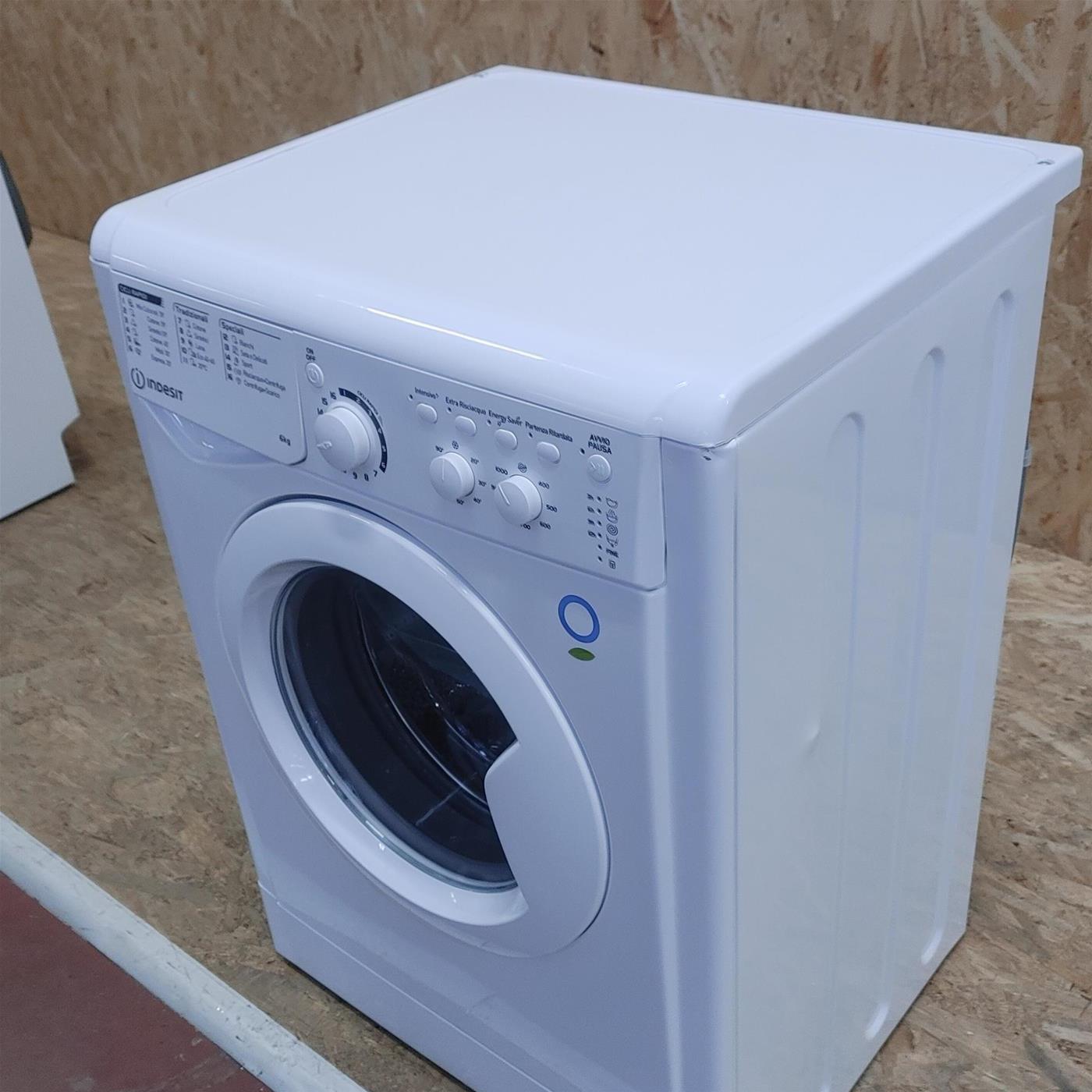 Indesit EWC 61051 W IT N lavatrice Caricamento frontale 6 kg 1000 Giri/min F Bian