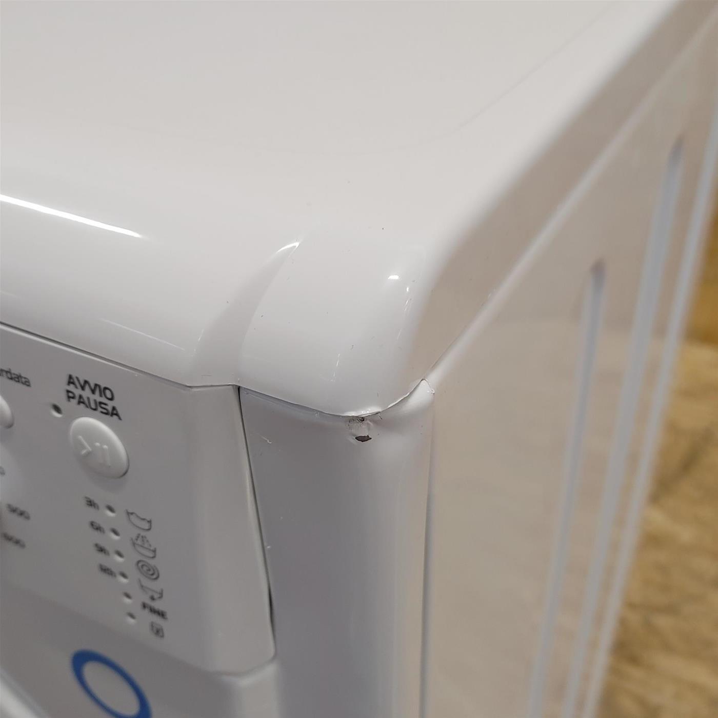 Indesit EWC 61051 W IT N lavatrice Caricamento frontale 6 kg 1000 Giri/min F Bian