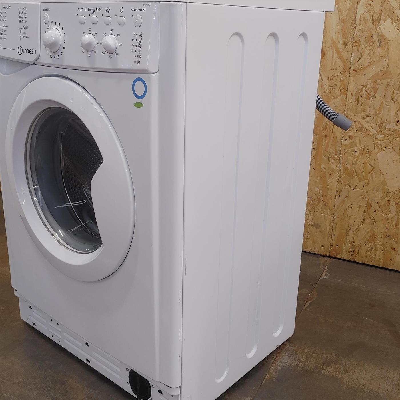 Lavatrice Indesit IWC 71252 C FR Carica frontale 7 kg 1200 giri Bianco