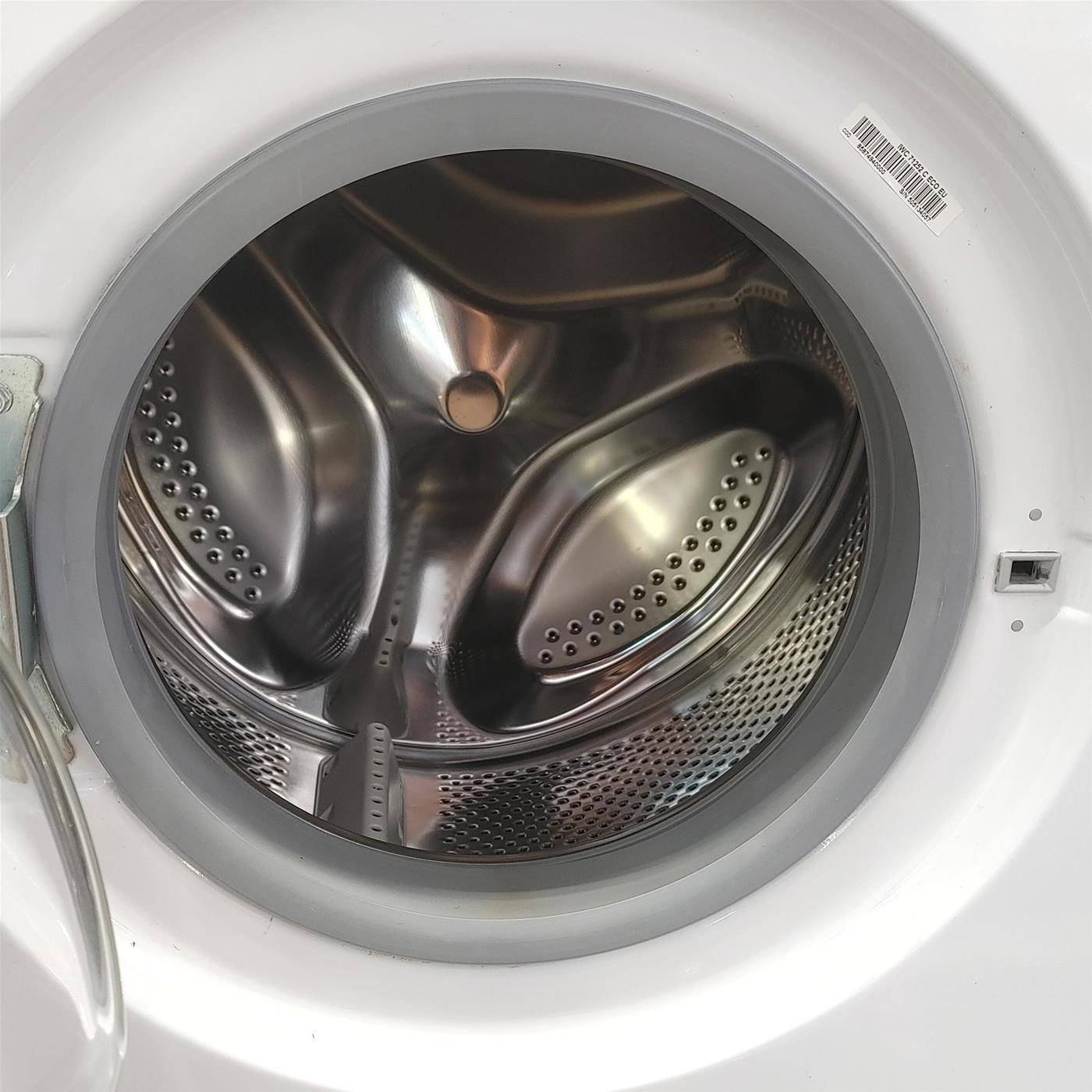 Lavatrice Indesit IWC 71252 C FR Carica frontale 7 kg 1200 giri Bianco