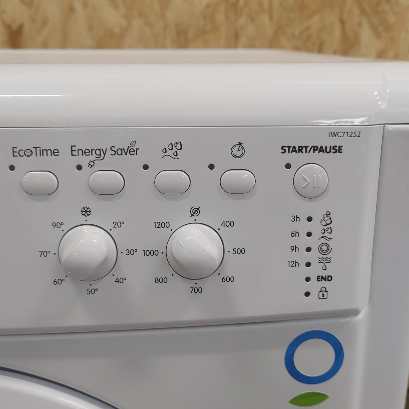 Lavatrice Indesit IWC 71252 C FR Carica frontale 7 kg 1200 giri Bianco