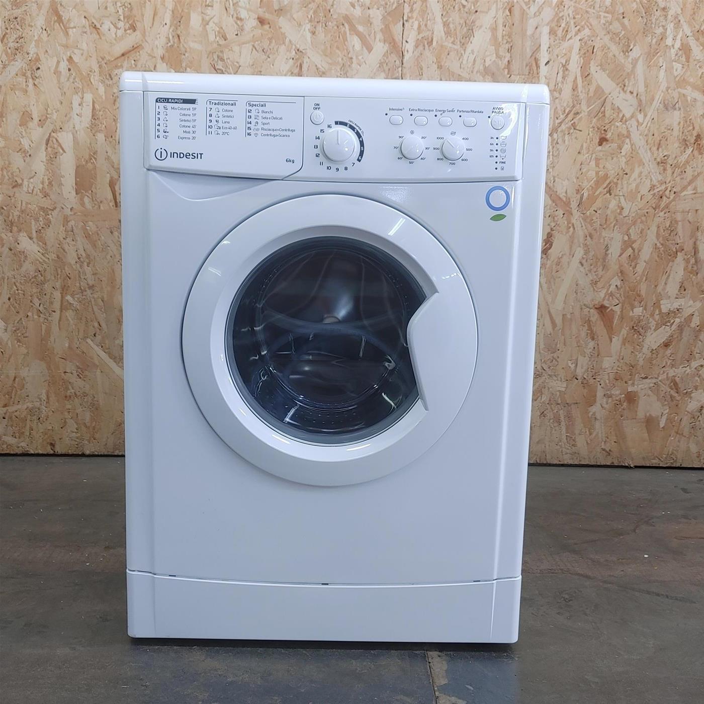 Indesit EWC61051WITN lavatrice Caricamento frontale 6 kg 1000 Giri/min F Bianco