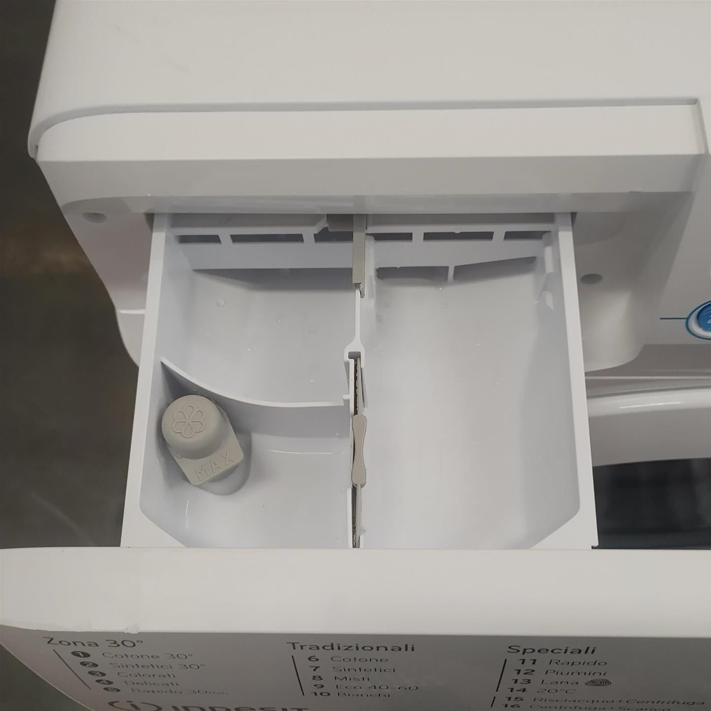 Lavatrice Indesit BWA81683XWEU Caricamento frontale 8 kg 1600 Giri Bianco