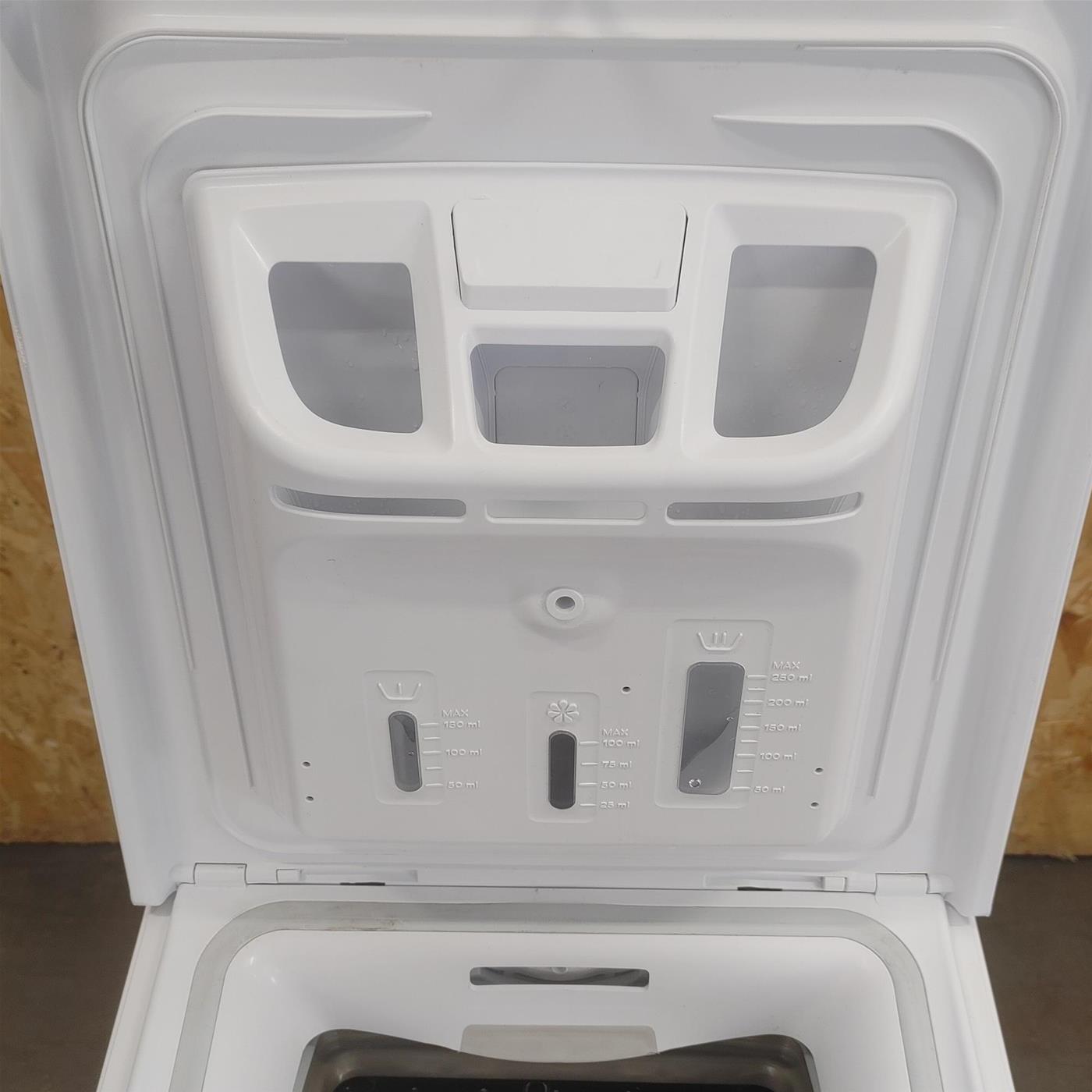 Indesit BTWL72200IT/N lavatrice Caricamento dall'alto 7 kg 1200 Giri/min Bianco