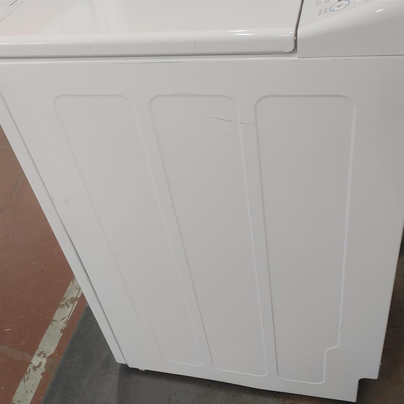 Indesit BTWL72200IT/N lavatrice Caricamento dall'alto 7 kg 1200 Giri/min Bianco