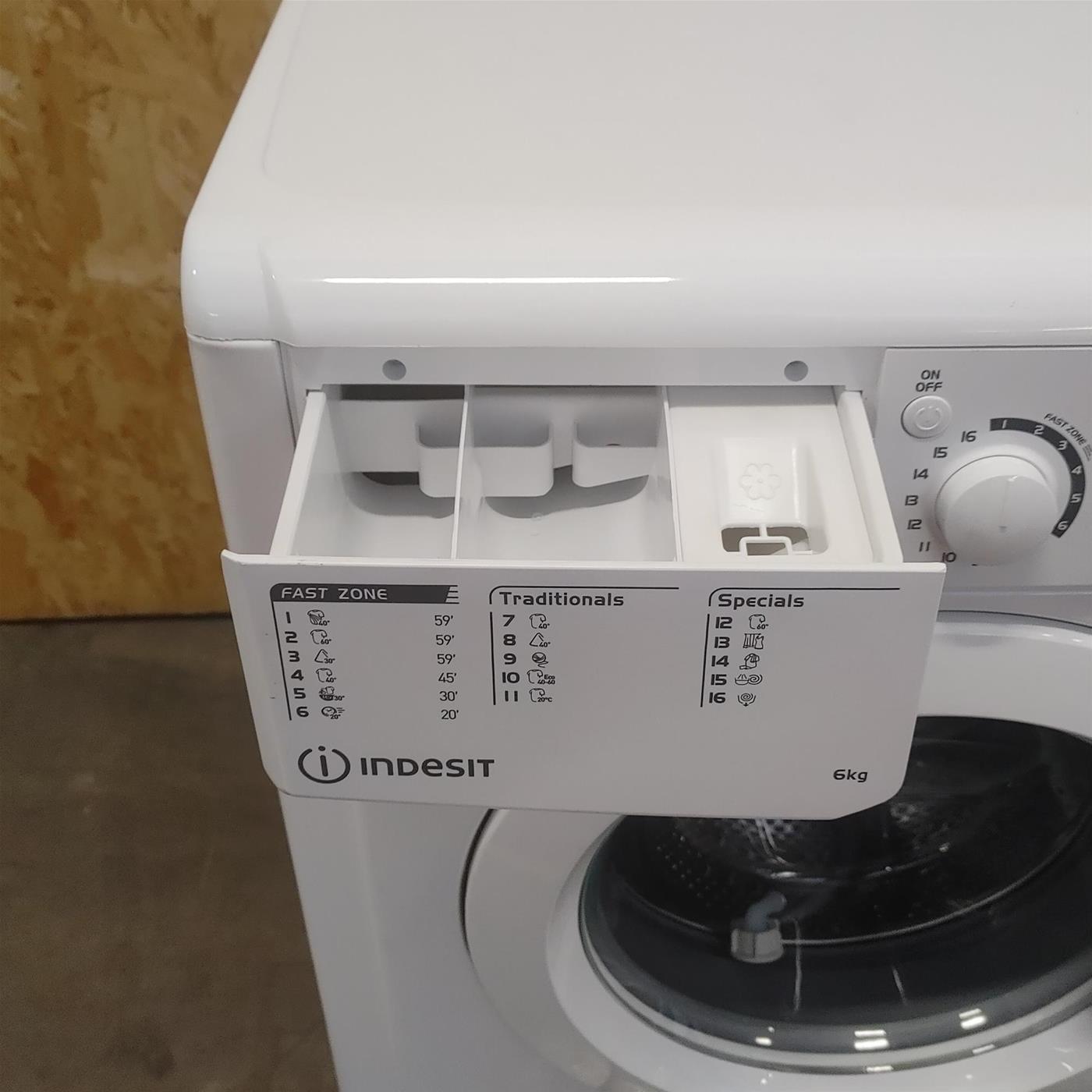 INDESIT Lavatrice Slim EWSC61251WEUN 6 Kg Classe F Centrifuga 1200 giri