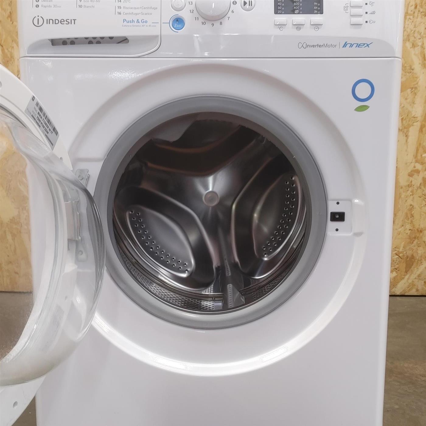 Lavatrice Indesit BWA 71283X W EU Carica frontale 7 kg 1200 giri Bianco