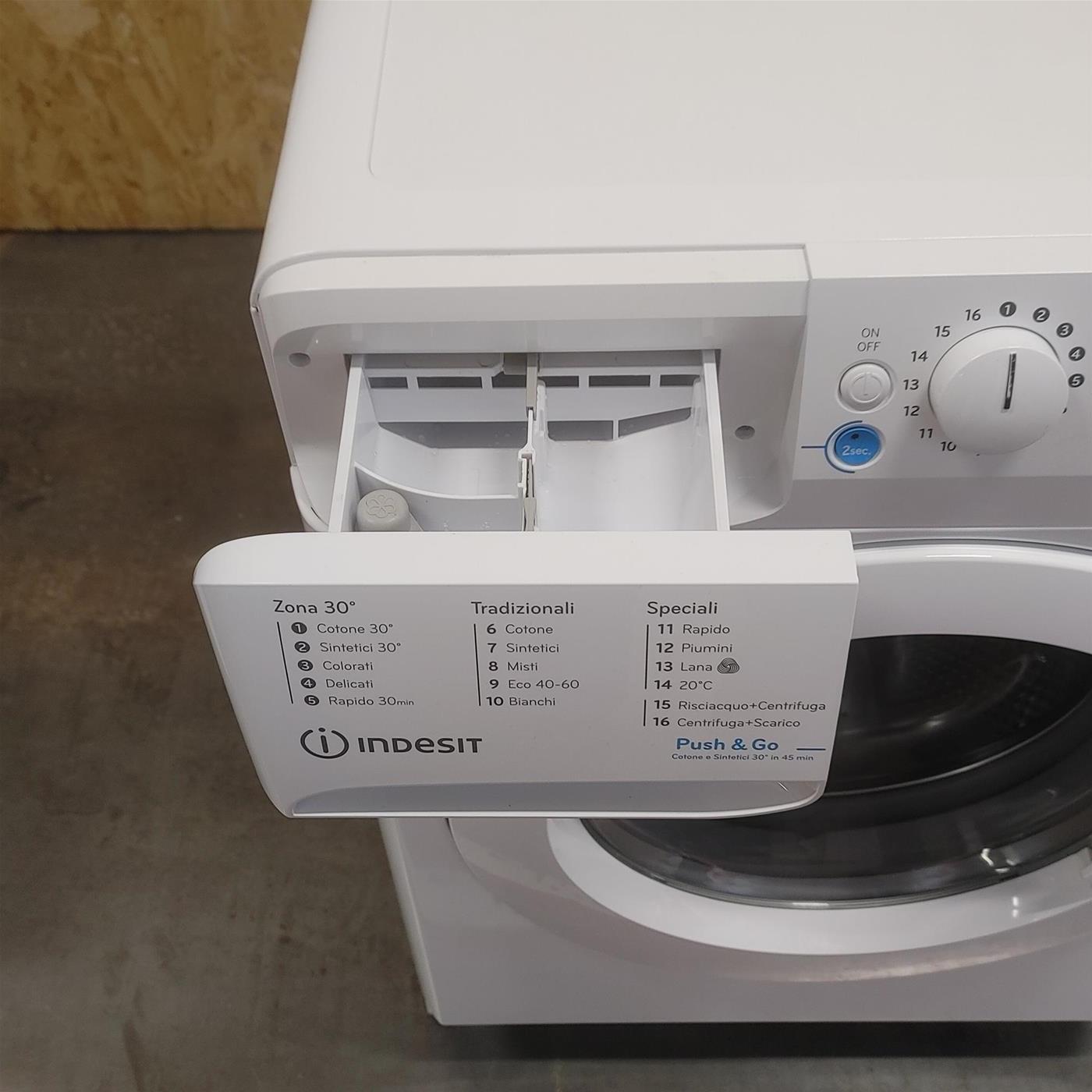 Lavatrice Indesit BWA 71283X W EU Carica frontale 7 kg 1200 giri Bianco