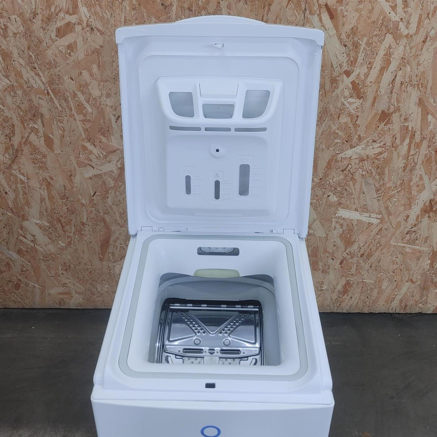 Lavatrice Indesit ITW D 61252 W Carica dall'alto 6 kg 1200 giri Bianco