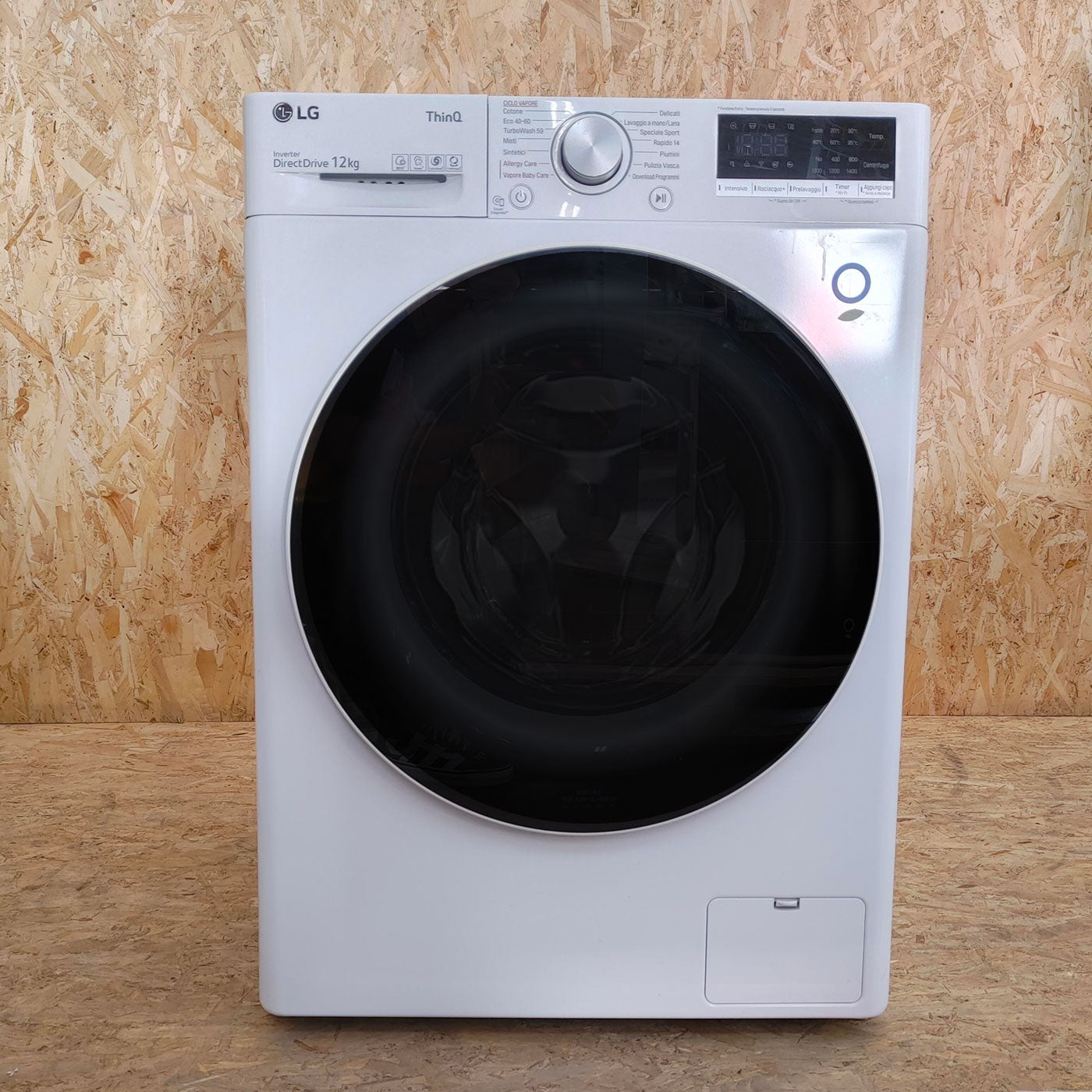 LG F4WV512S0E Lavatrice Intelligente AIDD 12kg Vapore TurboWash 1400 Giri/min Carica frontale Classe B