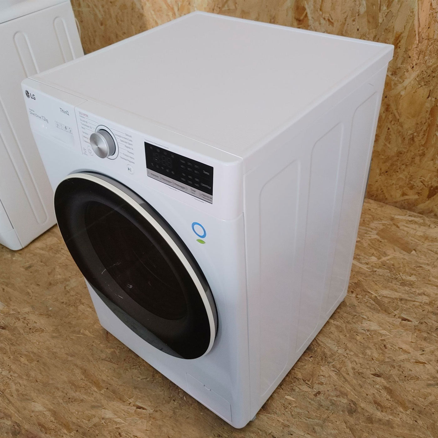 LG F4WV512S0E Lavatrice Intelligente AIDD 12kg Vapore TurboWash 1400 Giri/min Carica frontale Classe B