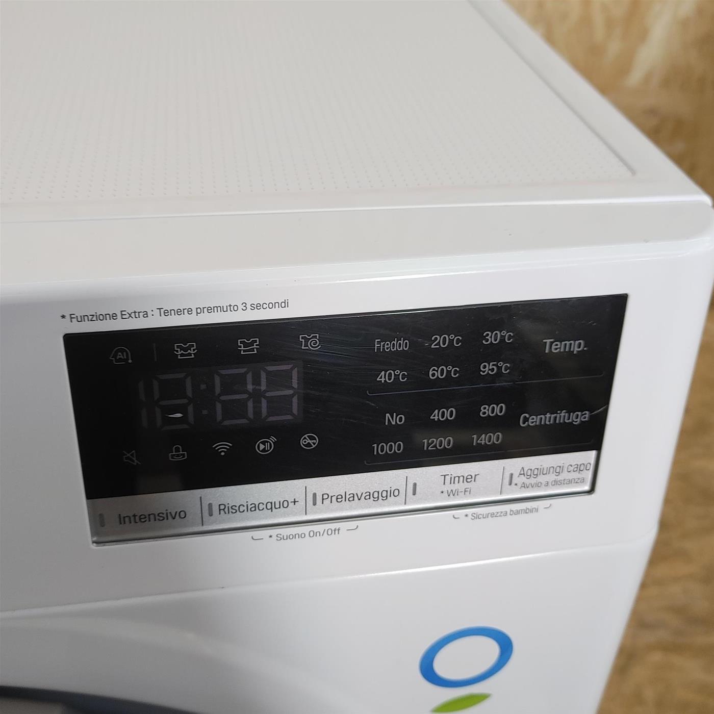 LG F4WV512S0E Lavatrice Intelligente AIDD 12kg Vapore TurboWash 1400 Giri/min Carica frontale Classe B