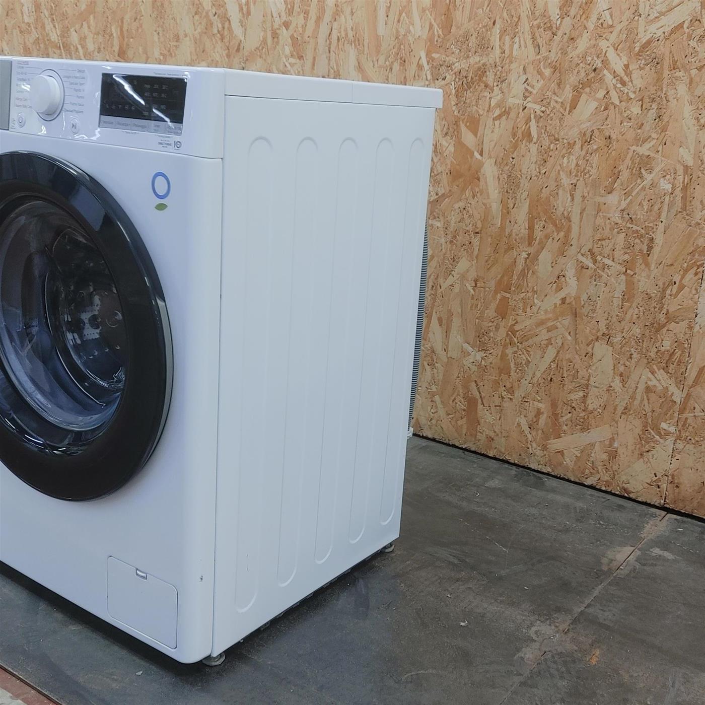 Lavatrice LG F4WV510S1E Caricamento frontale 10,5 kg 1400 Giri/min Bianco