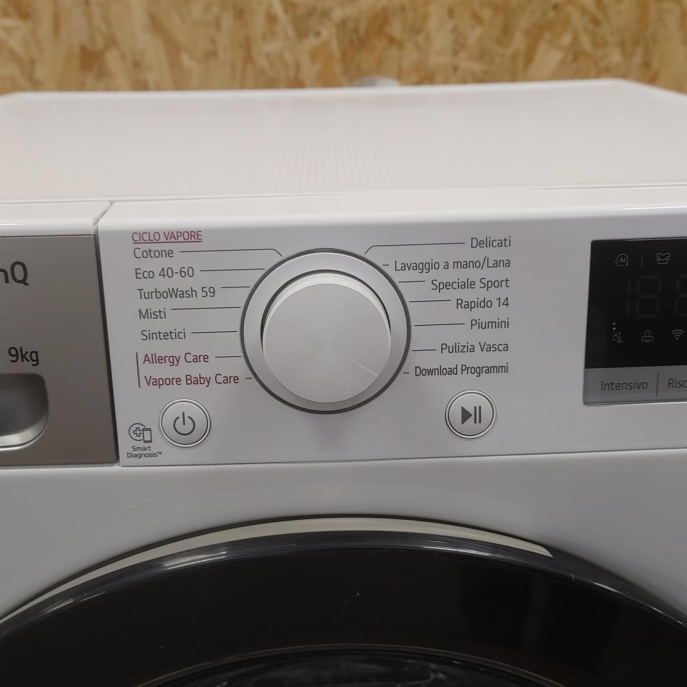 Lavatrice LG F4WV510S1E Caricamento frontale 10,5 kg 1400 Giri/min Bianco