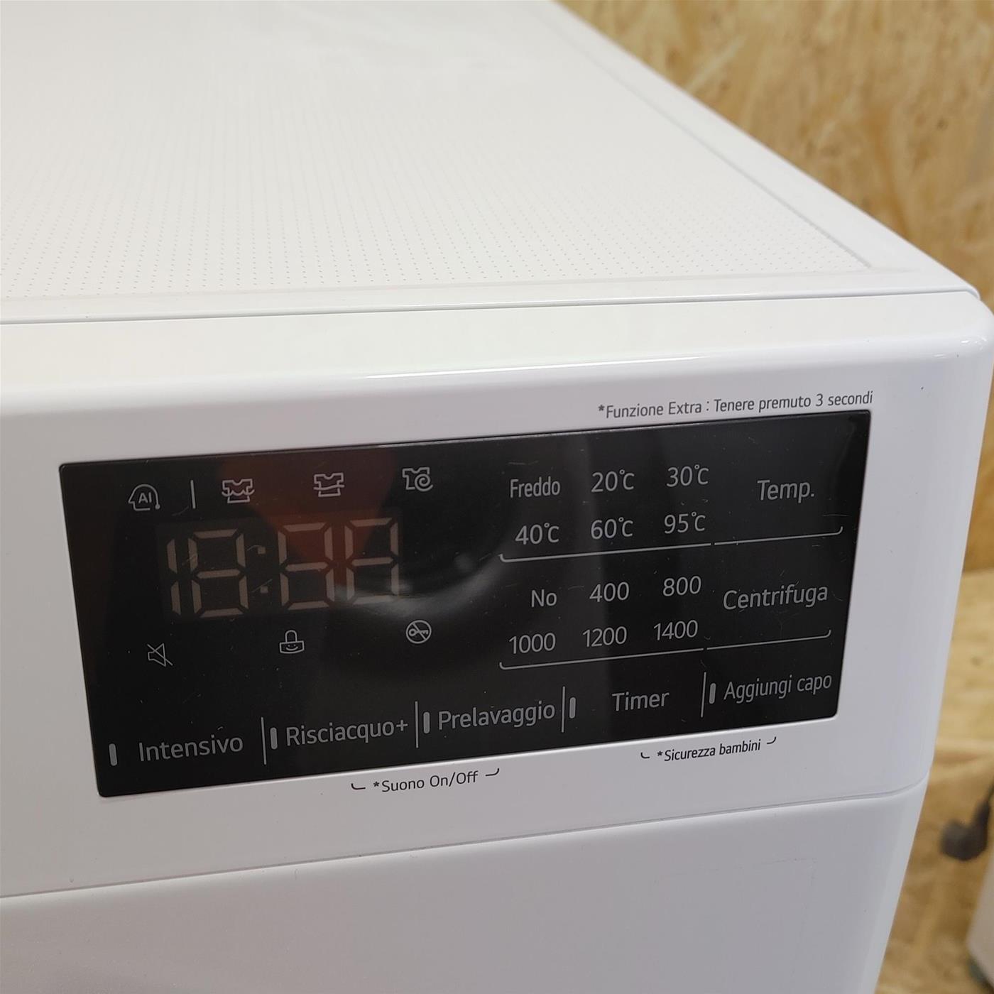 LG F4WV309S4E Lavatrice Intelligente AIDD 9kg Vapore 1400 Giri/min Carica frontale Classe B
