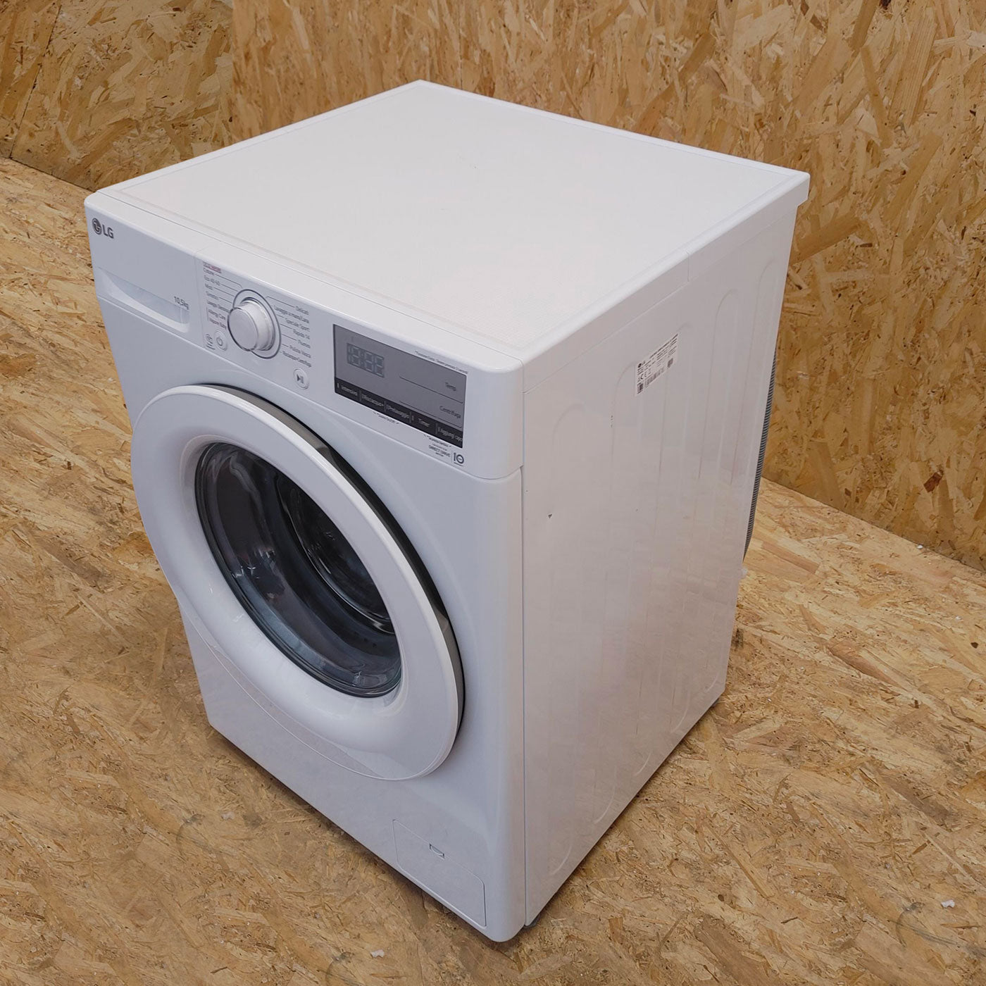 LG F4WV310WHT lavatrice Caricamento frontale 10,5 kg 1360 Giri/min B Bianco