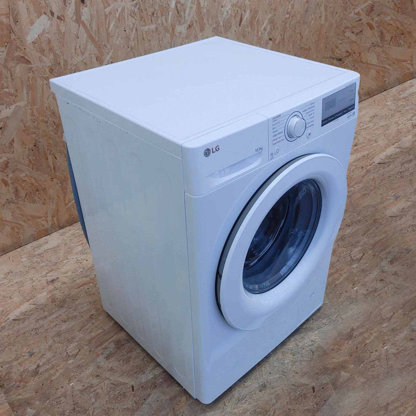 LG F4WV310WHT lavatrice Caricamento frontale 10,5 kg 1360 Giri/min B Bianco