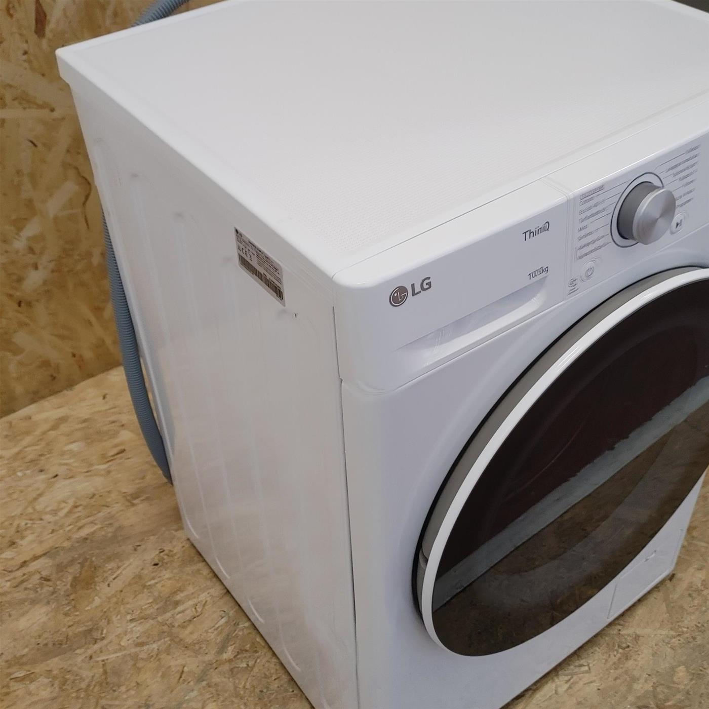 LG F4WV510S1E Lavatrice Intelligente AIDD 10,5kg Vapore TurboWash 1400 Giri/min Carica frontale Classe B