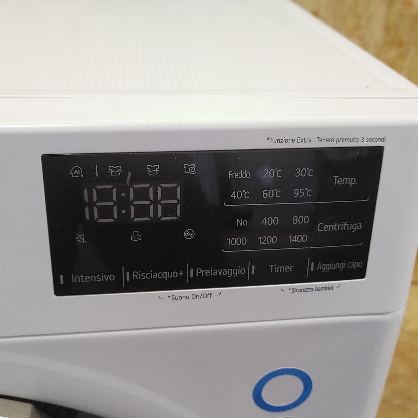 Lavatrice LG F4WV510S0E Caricamento frontale 10,5 kg 1360 Giri/min Bianco