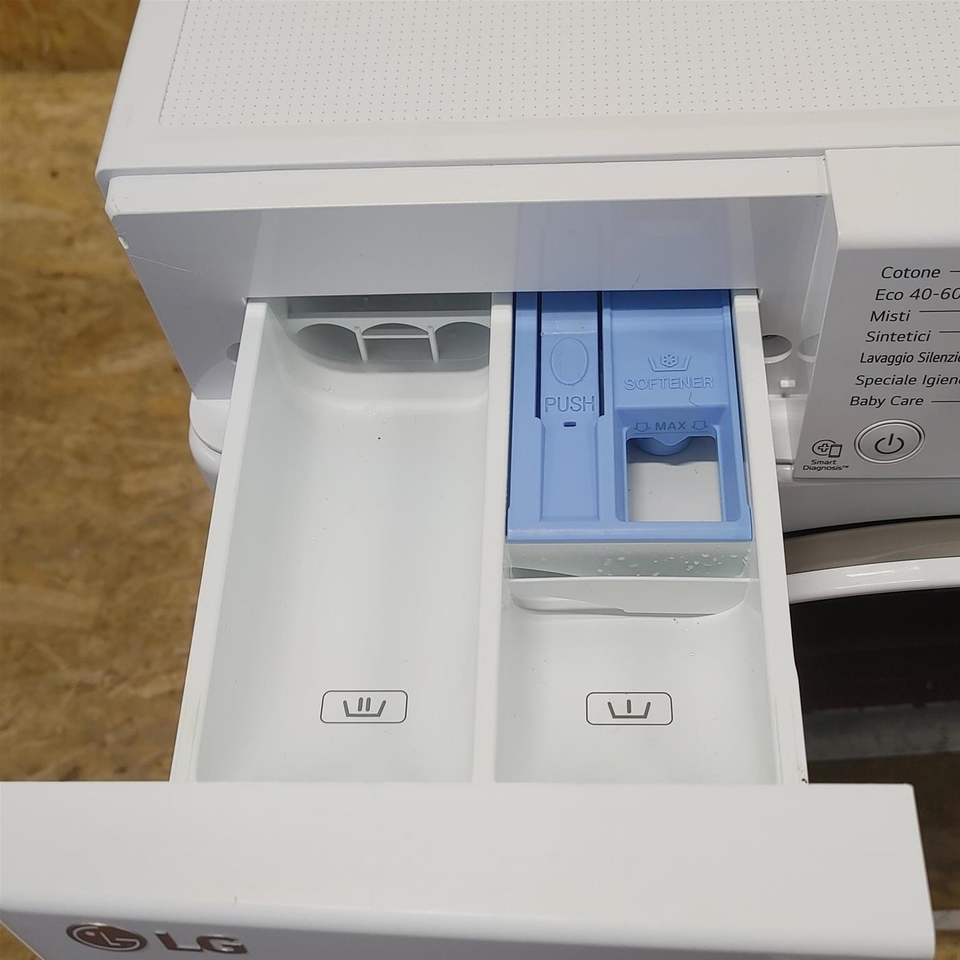 Lavatrice LG F4WV510S0E Caricamento frontale 10,5 kg 1360 Giri/min Bianco